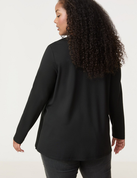 Ausgestelltes Langarmshirt mit Zipper