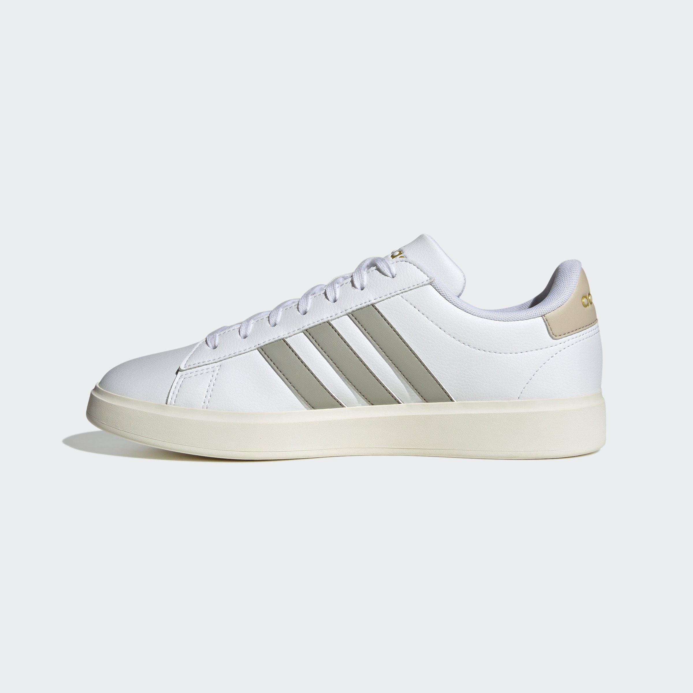 adidas Sportswear GRAND COURT CLOUDFOAM COMFORT Sneaker Design auf den Spuren des adidas Superstar