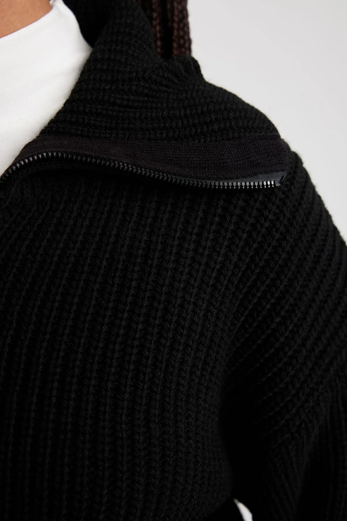 DeFacto  Slim-Fit-Strickjacke mit Polokragen und Reißverschluss