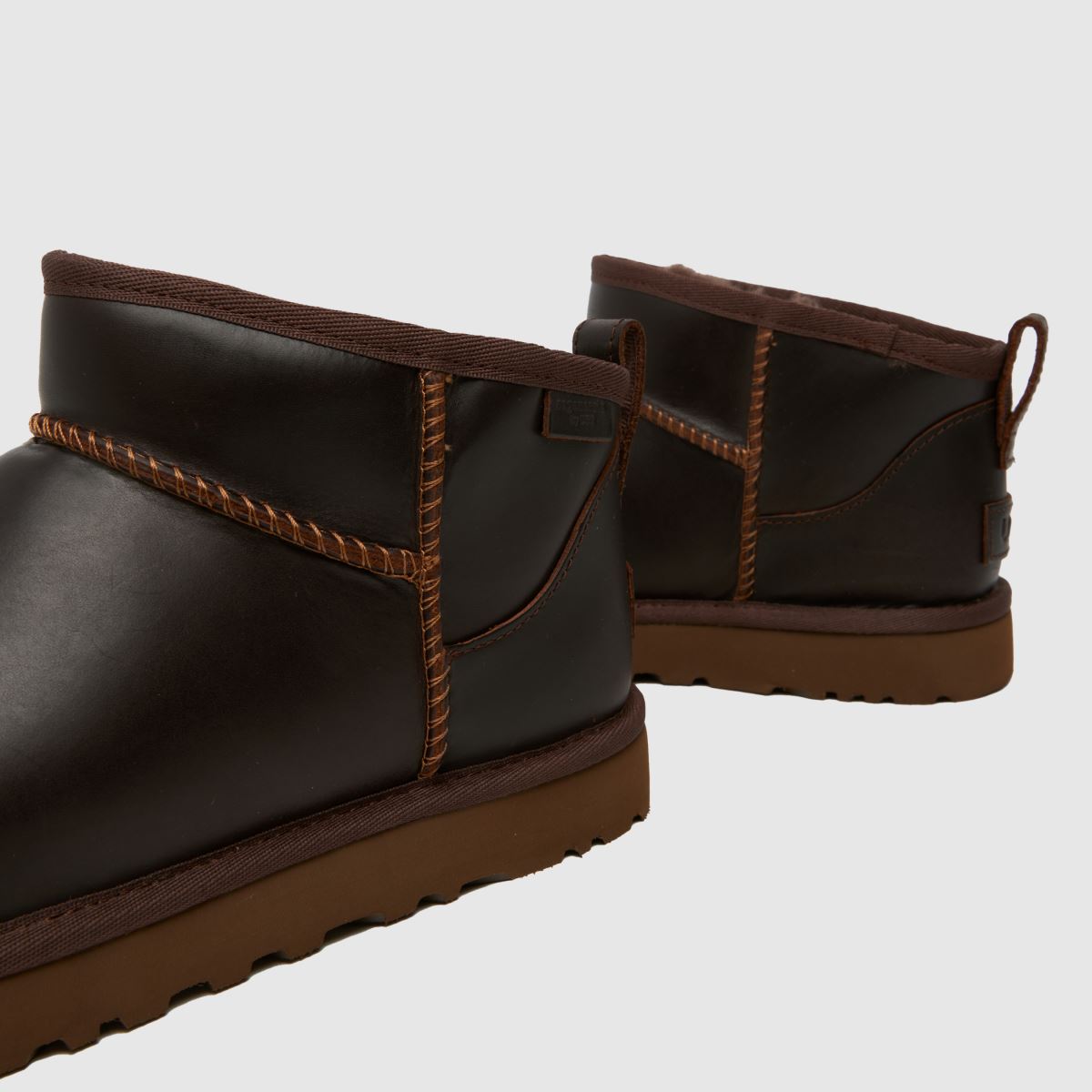 UGG Classic Ultra Mini bőr csizma égetett cédrus színben