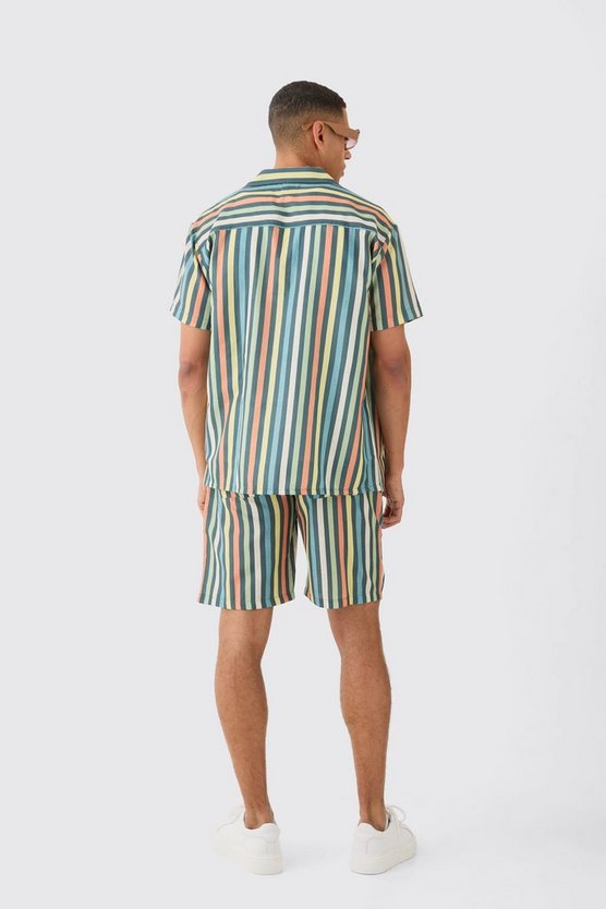 Lockere gestreifte Shorts mit elastischem Bund