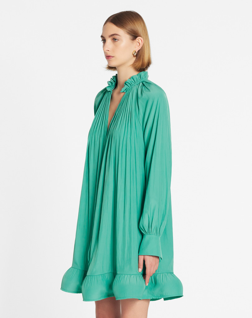 ROBE COURTE MANCHES LONGUES AVEC VOLANTS EN CHARMEUSE
