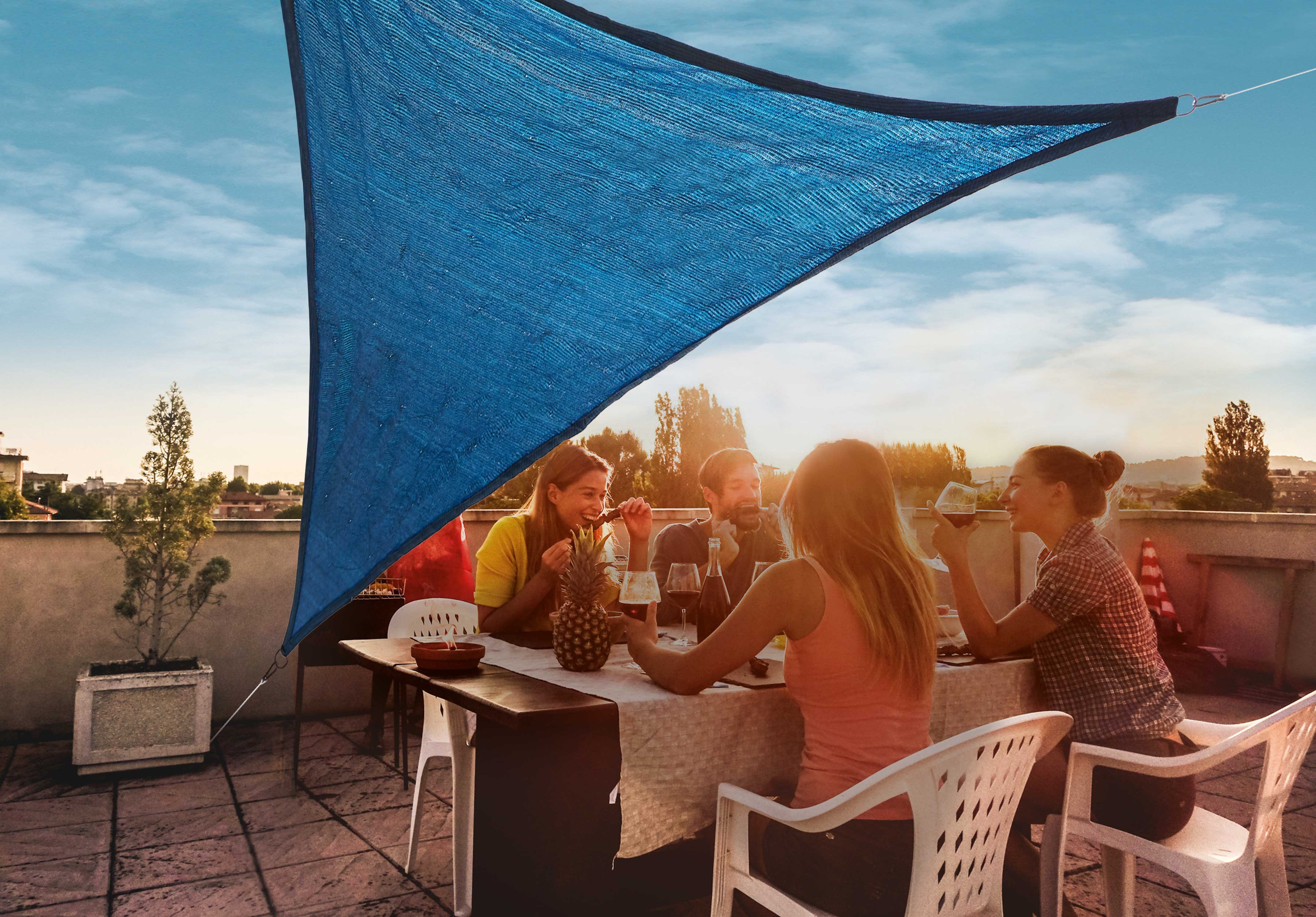 kamelshopping Sonnensegel Sonnensegel mit LED Solar Beleuchtung, dreieckig, ca. 3,25 x 3,25 x 3m, Polyethylen, Sonnenschutz mit Lichterkette, Funkelmodus, 110 LEDs, warmweiß