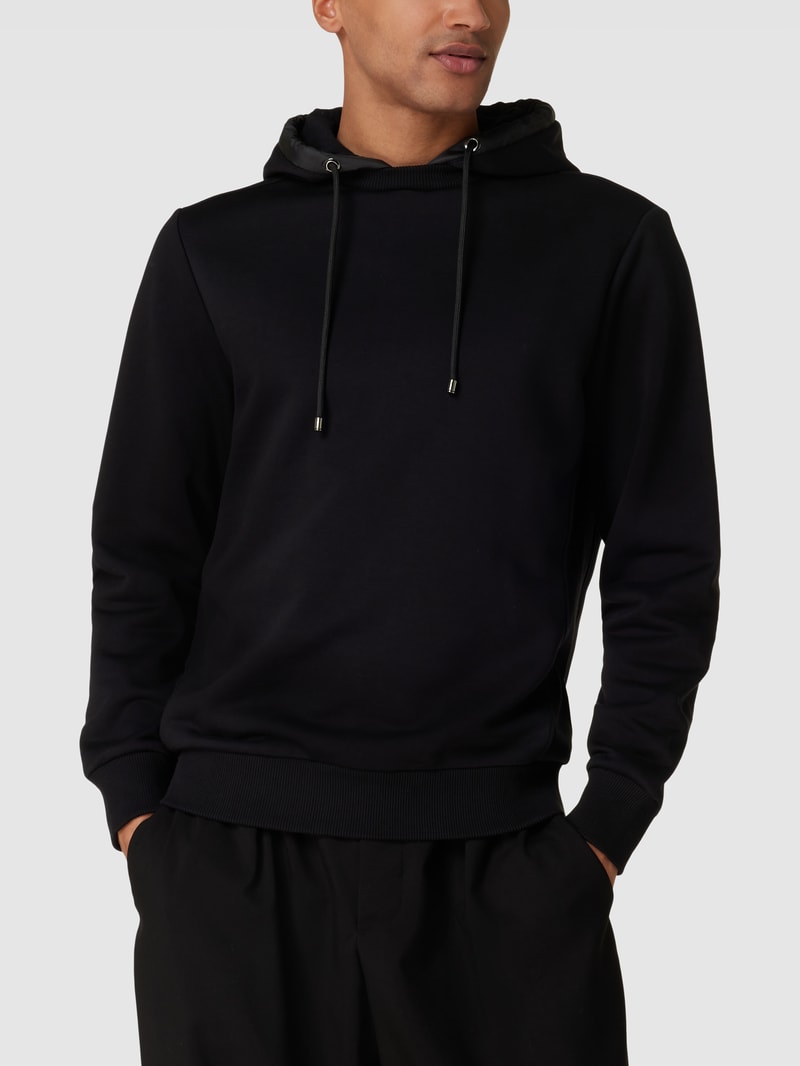 Hoodie mit Ripp-Einsatz in schwarz