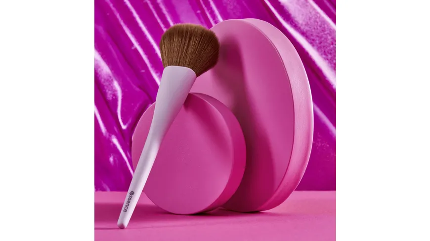 essence Powder Brush