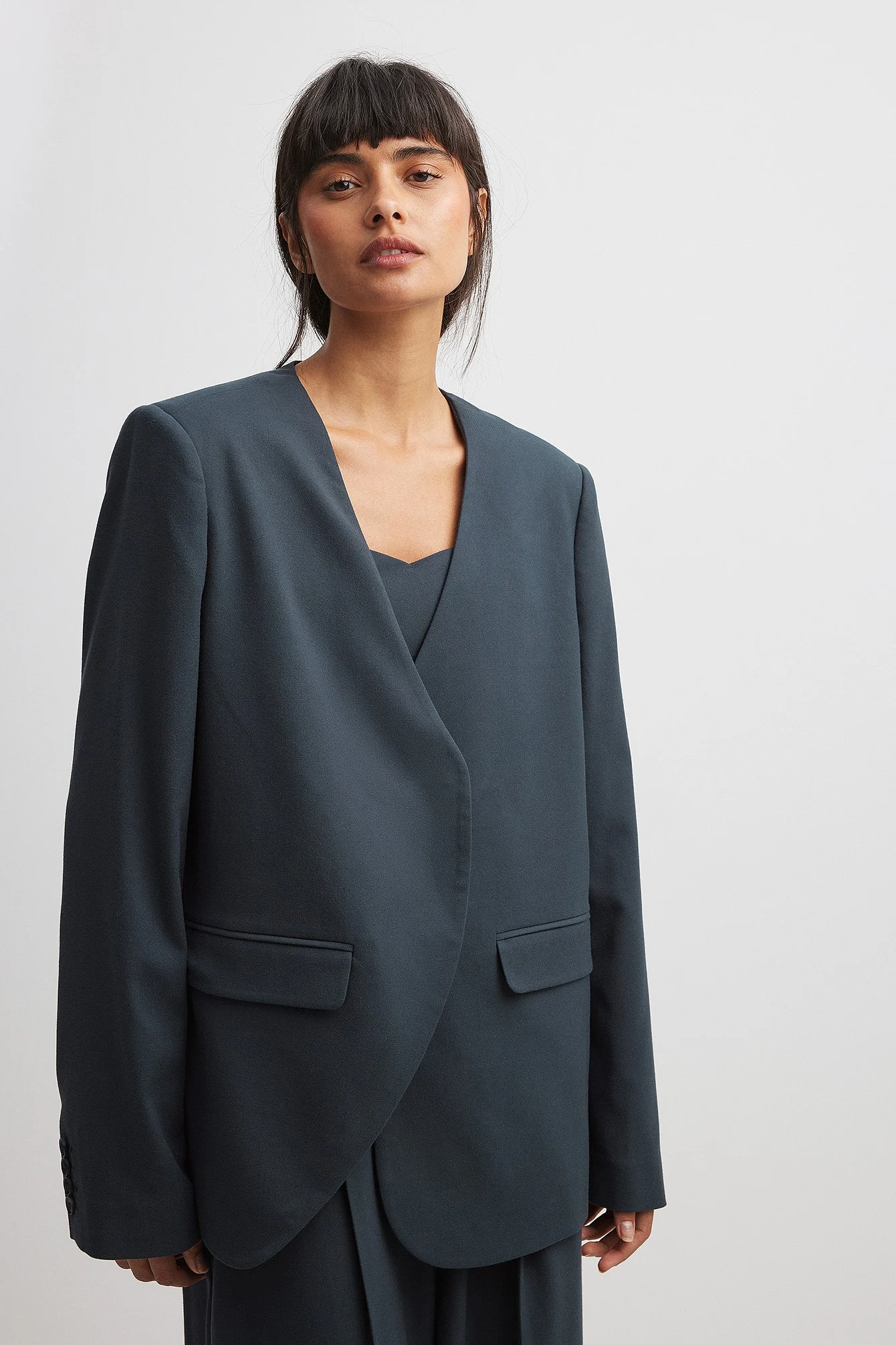 Blazer mit einem V-Ausschnitt