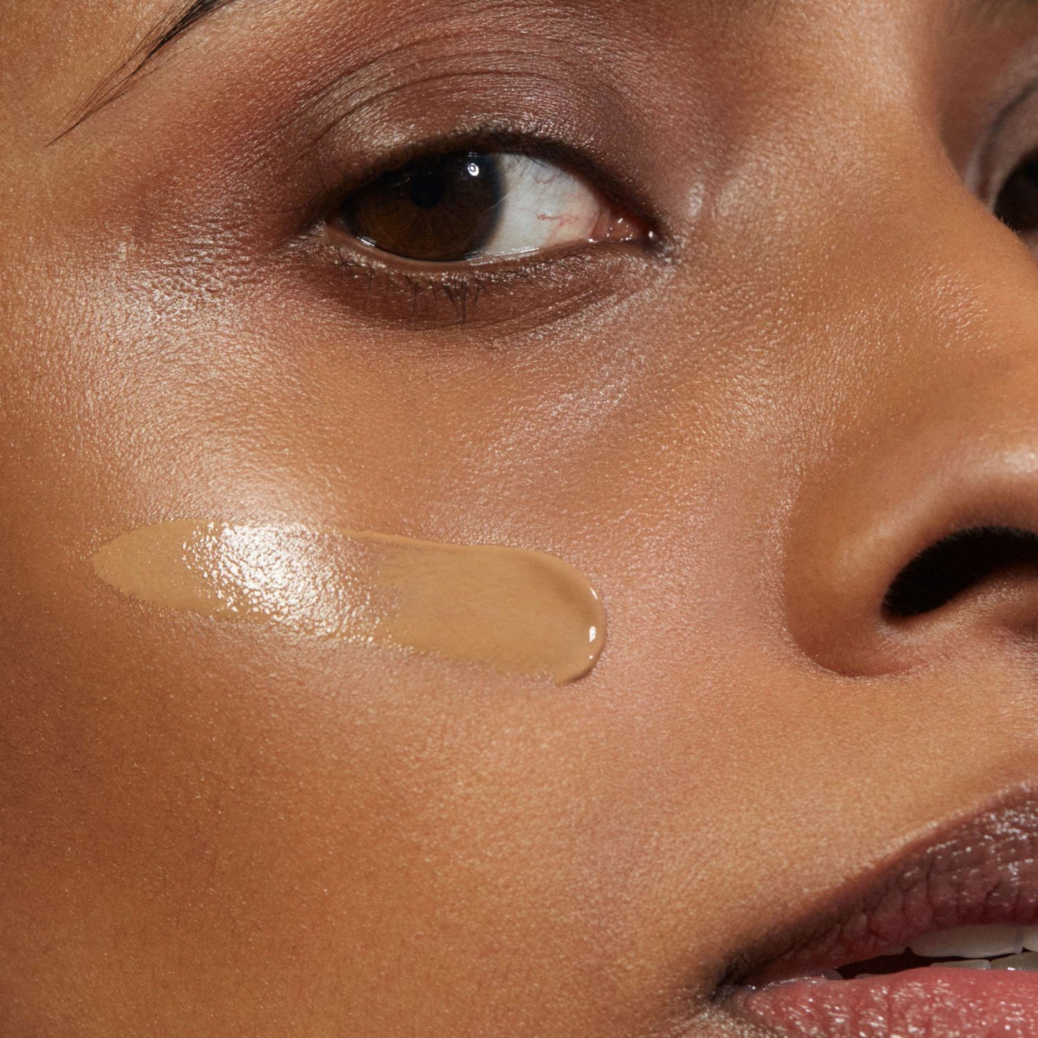 MÁDARA Semi-Matte Peptide Foundation