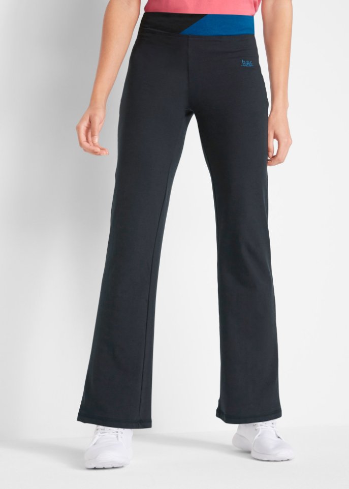 Sporthose aus Baumwolle, ausgestellt