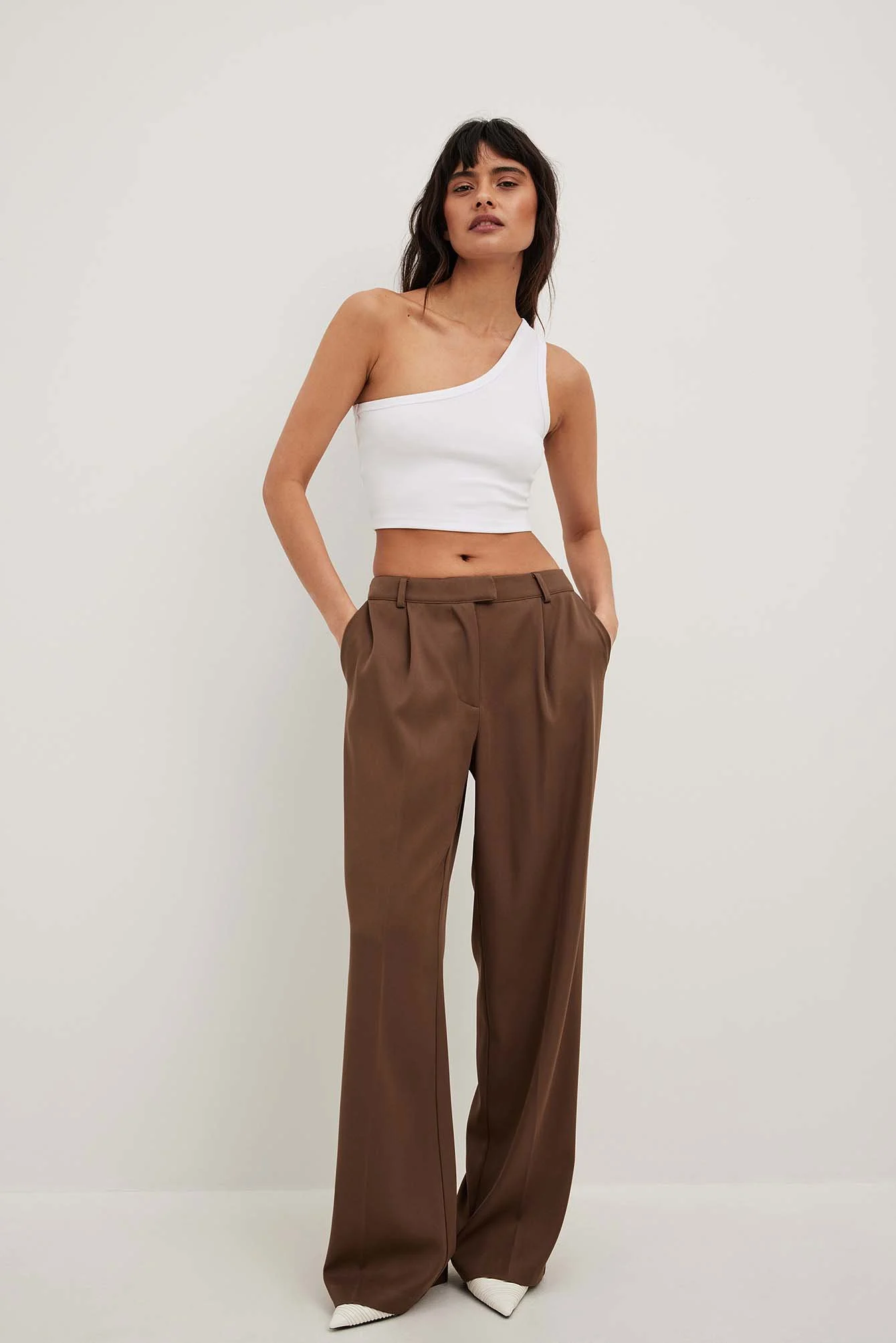 Einseitig schulterfreies Crop Top