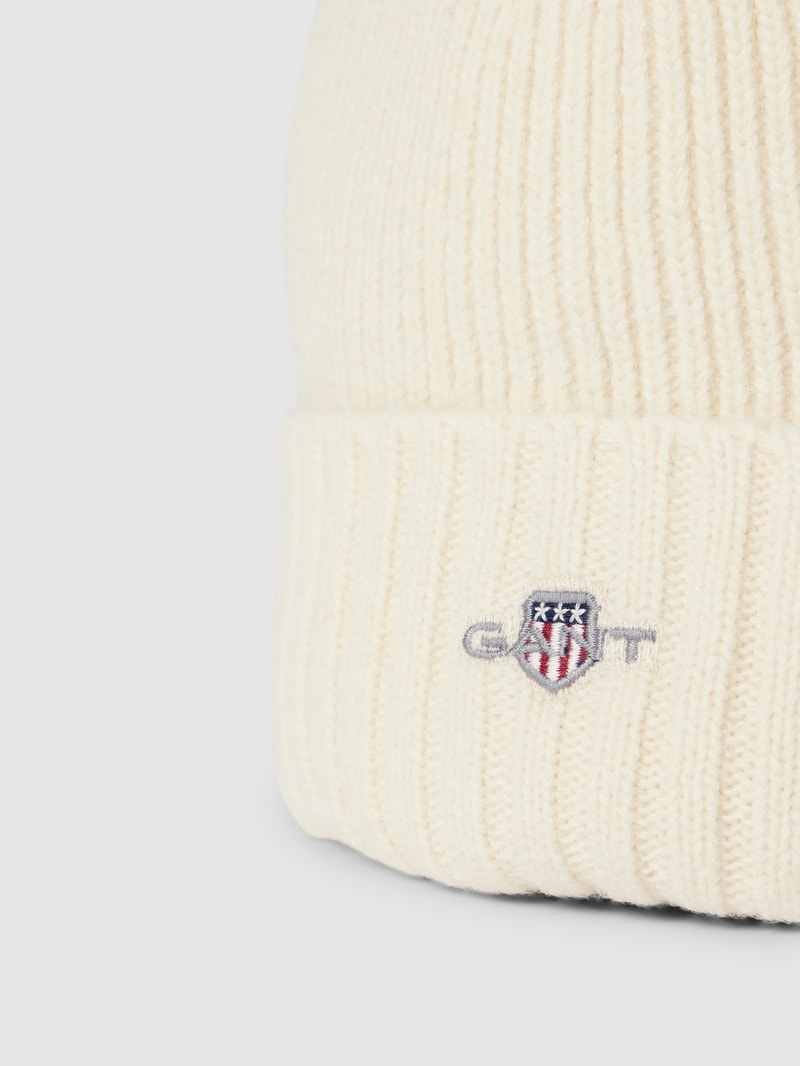 Beanie in Strick-Optik in ecru