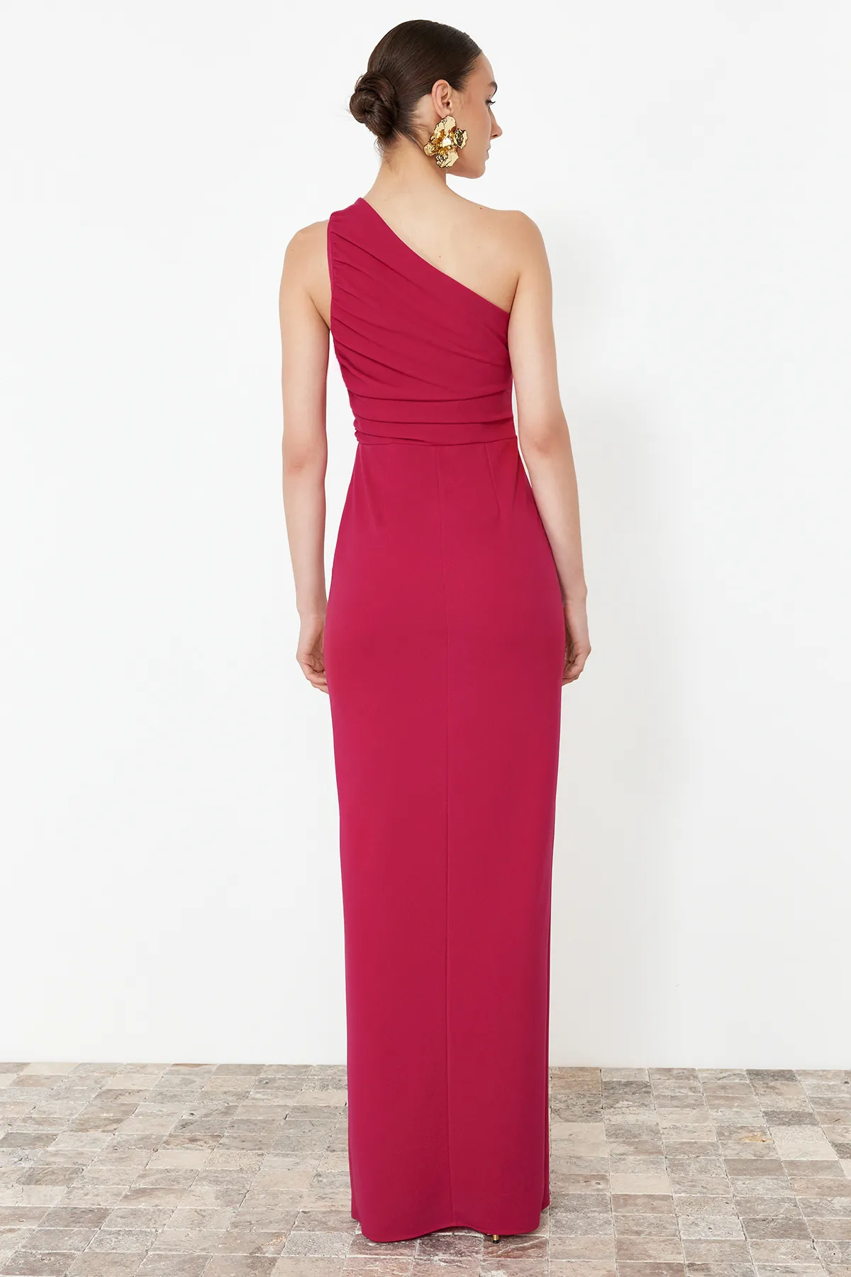 Trendyol Collection  Fuchsiafarbenes, figurbetontes, langes Abendkleid aus Strick TPRSS24AE00172