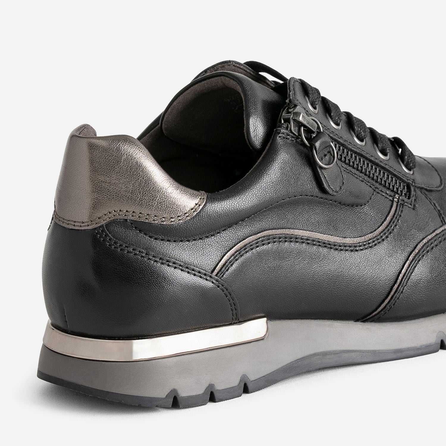 Tennis CAPRICE noire en cuir