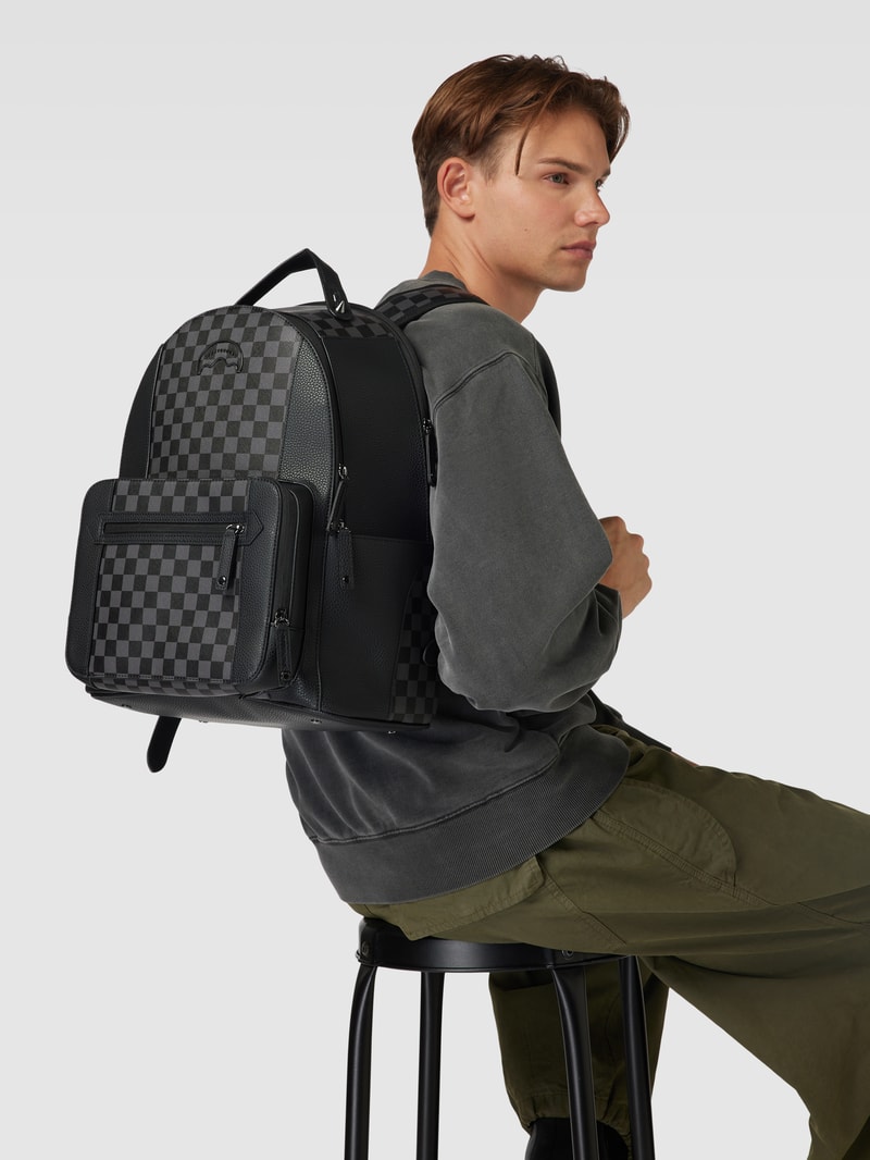 Rucksack mit Allover-Muster Modell 'Henny' in schwarz