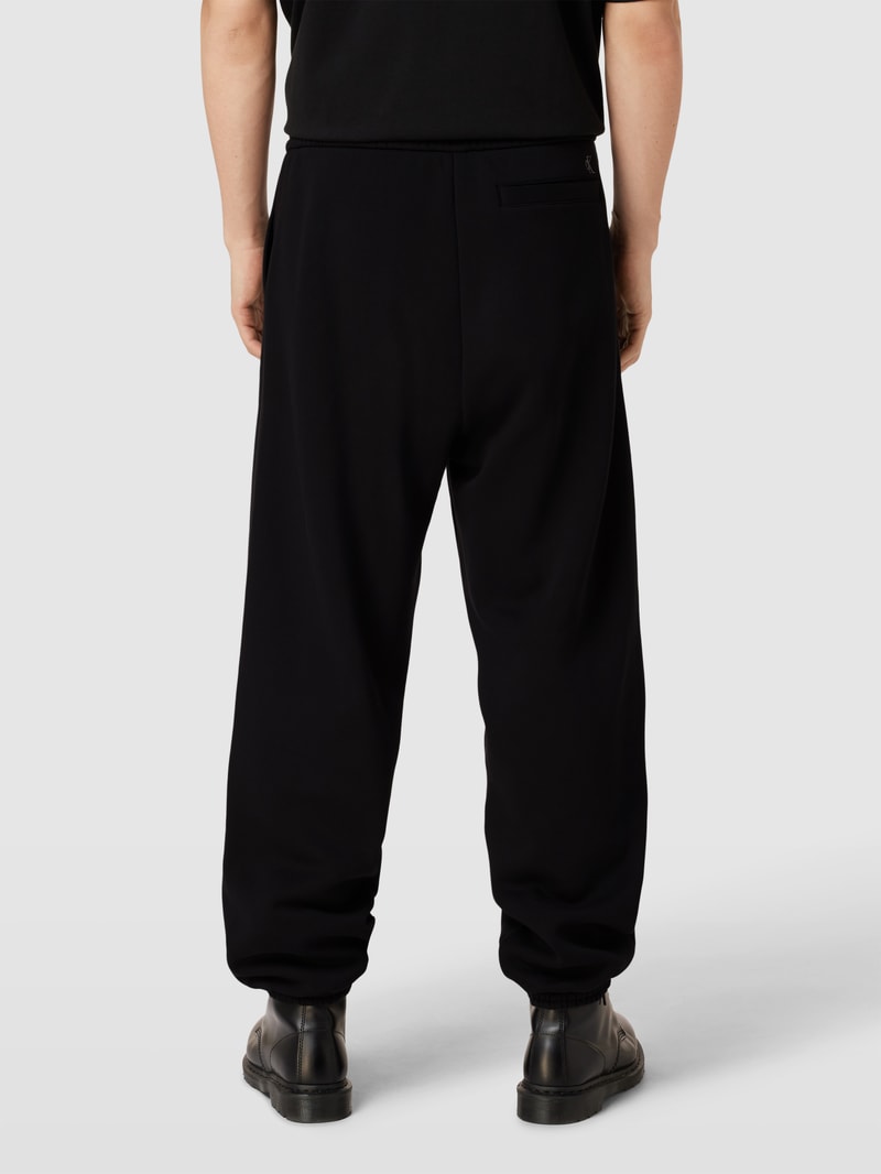 Sweatpants mit Label-Print in schwarz