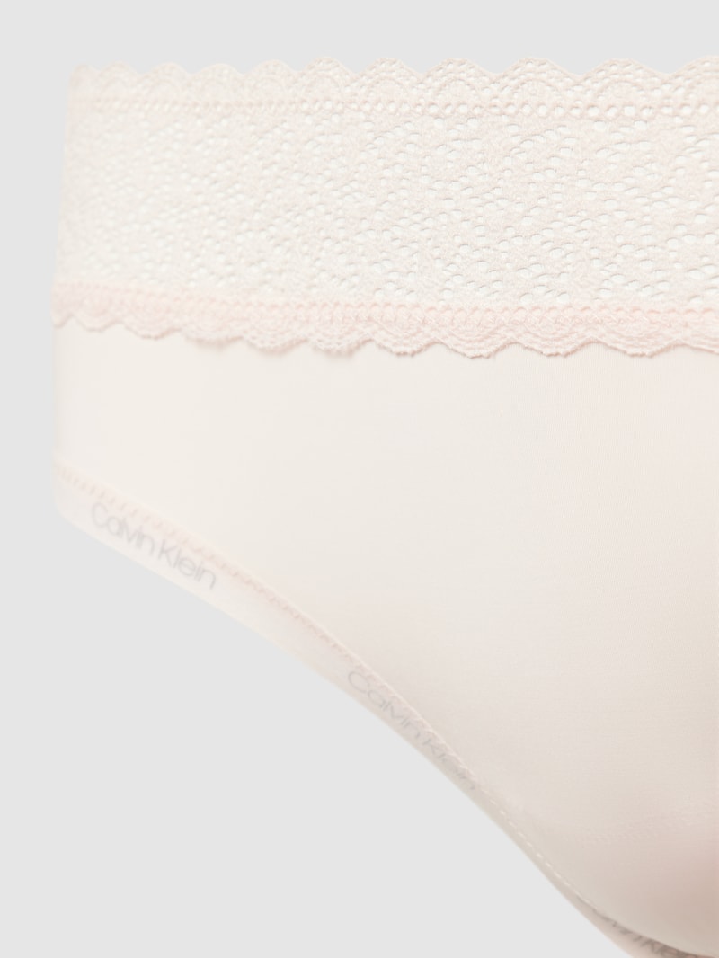 Hipster mit Spitzenbesatz und Label-Detail in hellrosa