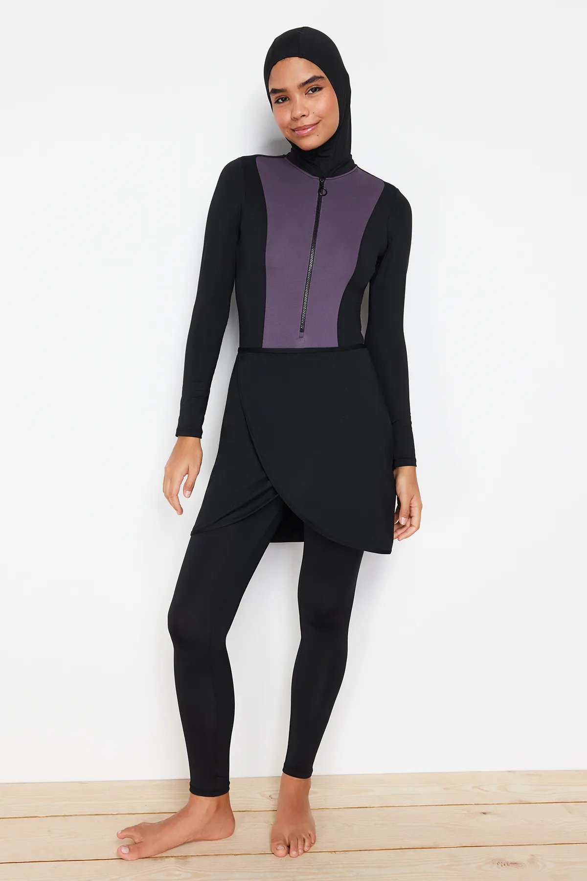 Trendyol Modest  Geräuchertes Farbblock-Beachwear-Badeanzug-Set mit vollständiger Abdeckung, 4-teilig TCTSS24CF00000