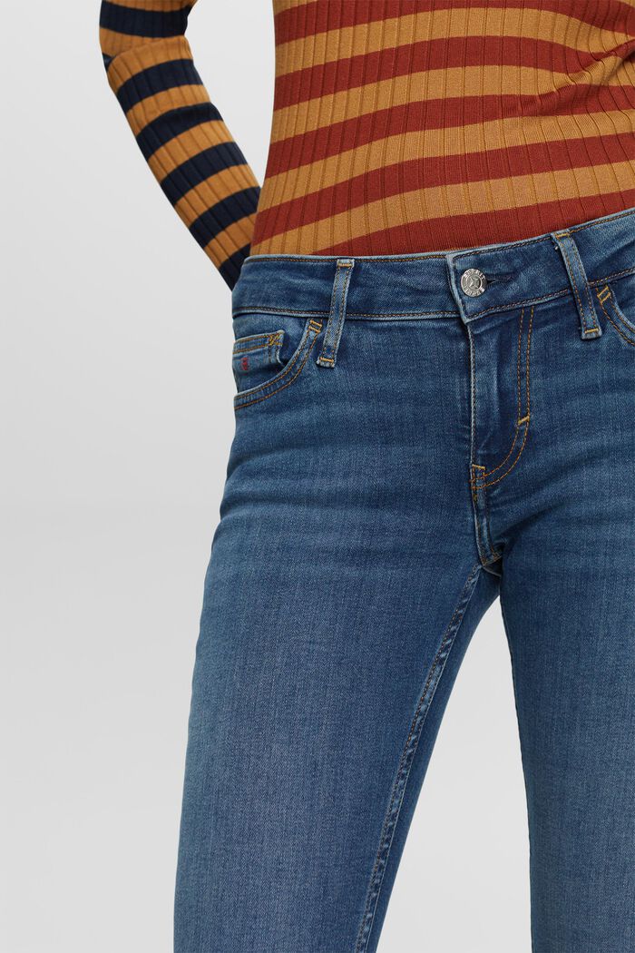 Bootcut Jeans in Cropped-Länge mit niedrigem Bund