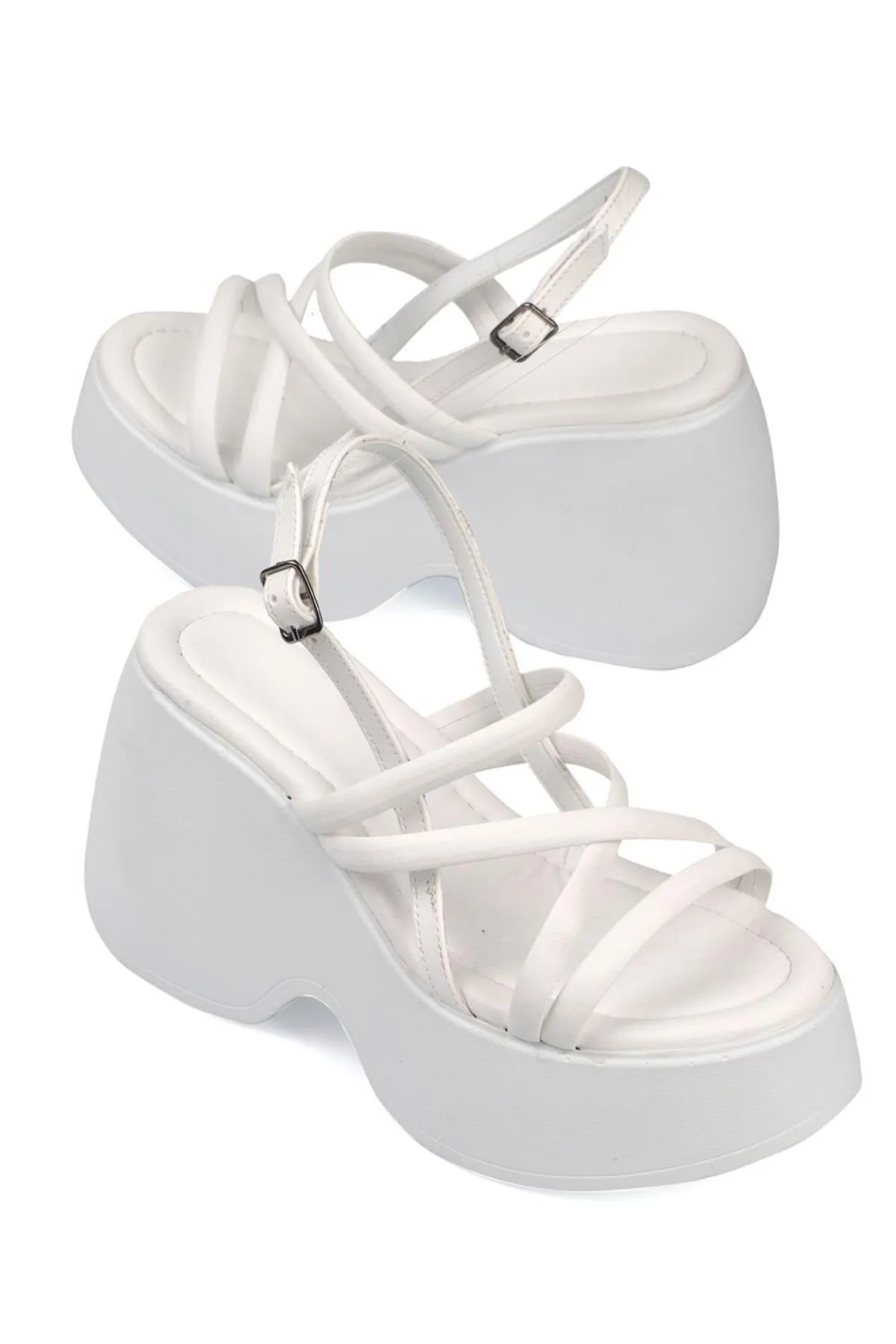 Capone Outfitters  Capone Damen-Sandalen mit hohem Keilabsatz und Knöchelriemen in Weiß