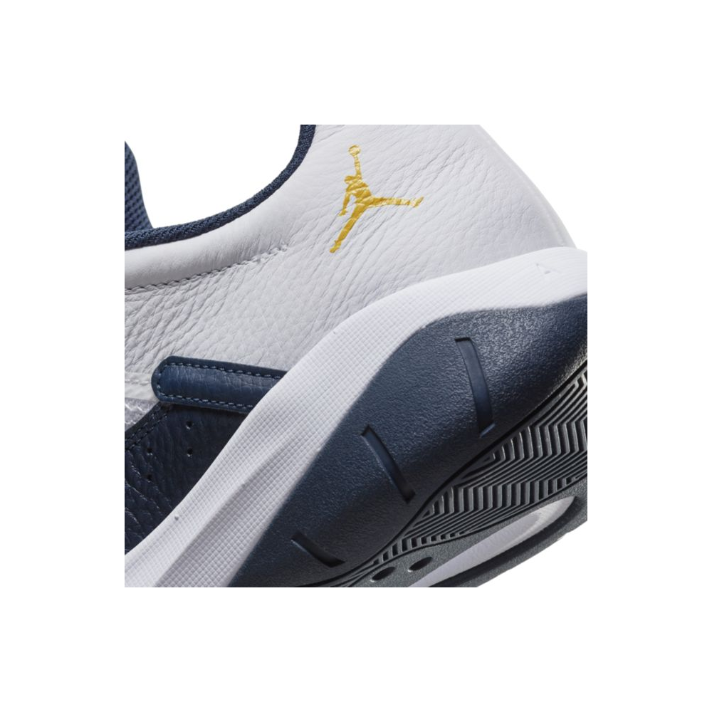 NIKE JORDAN 11 CMFT Low CW0784-147 / weiss