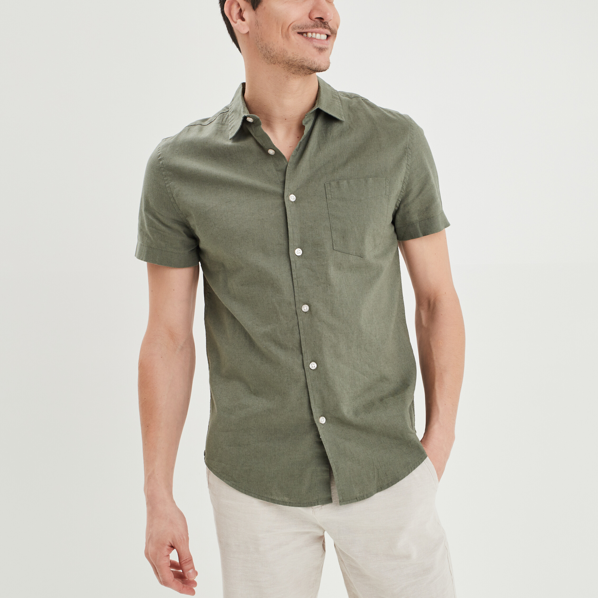 Chemise manches courtes lin majoritaire vert kaki homme | La Halle