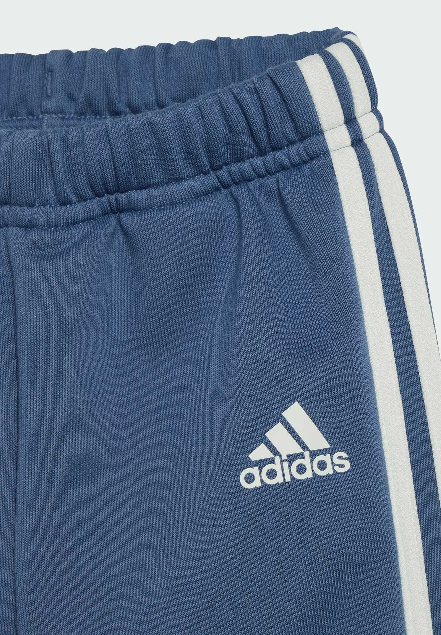 adidas Sportswear ESSENTIALS ALLOVER PRINTED KIDS - Chándal