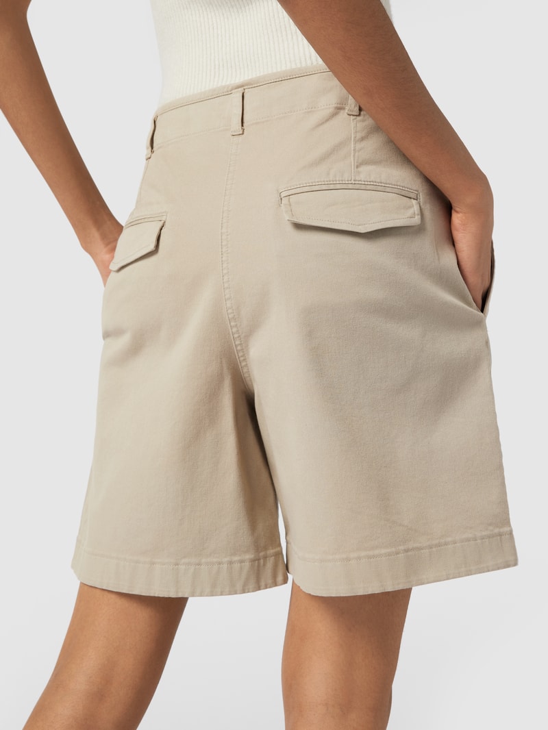 Bermudas mit Eingrifftaschen in taupe