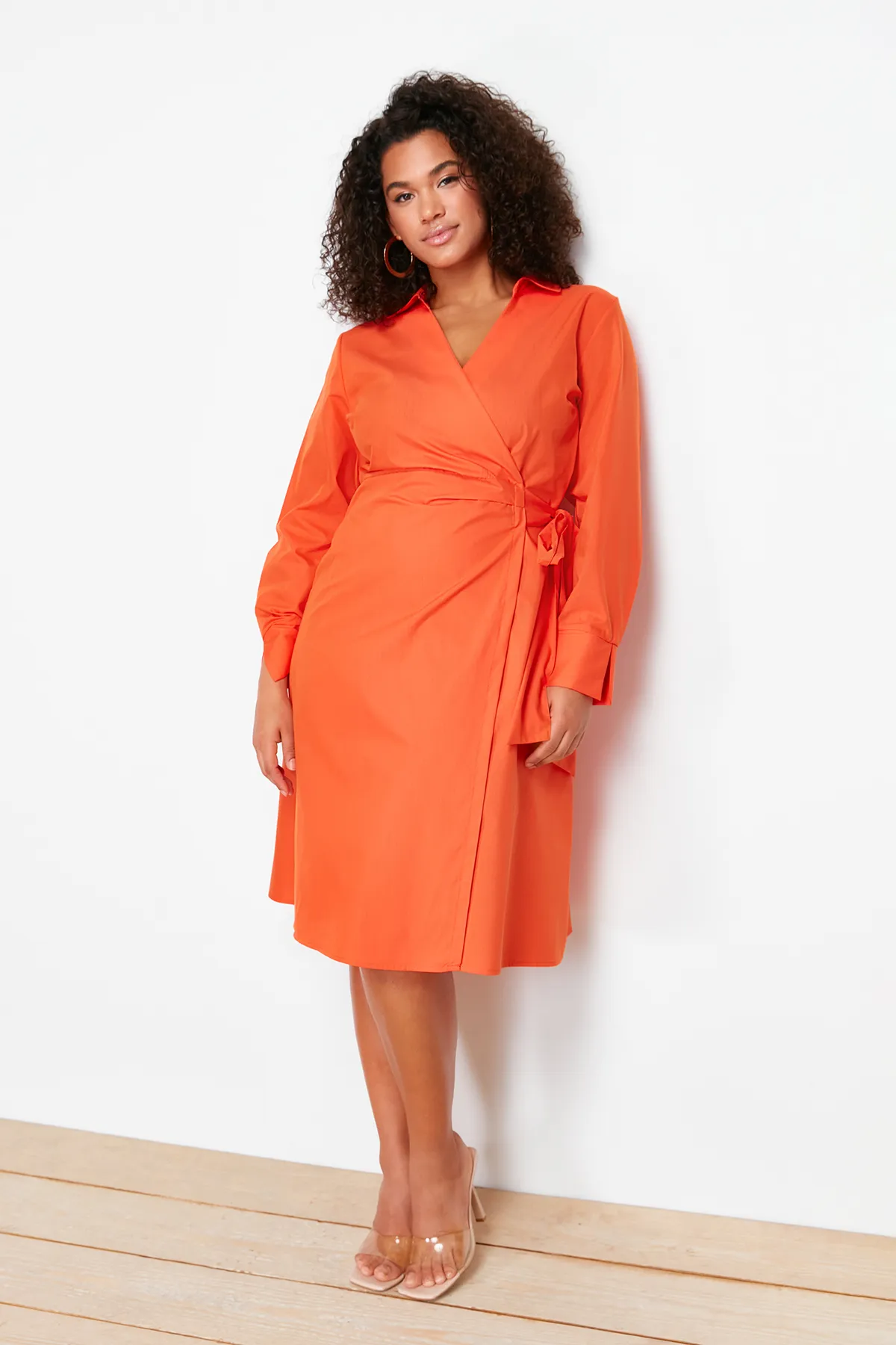 Trendyol Curve  Oranges zweireihiges gewebtes Kleid TBBSS24AH00053
