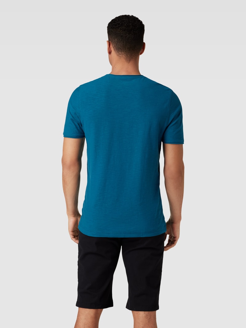 Regular Fit T-Shirt aus Baumwolle mit V-Ausschnitt in lagune