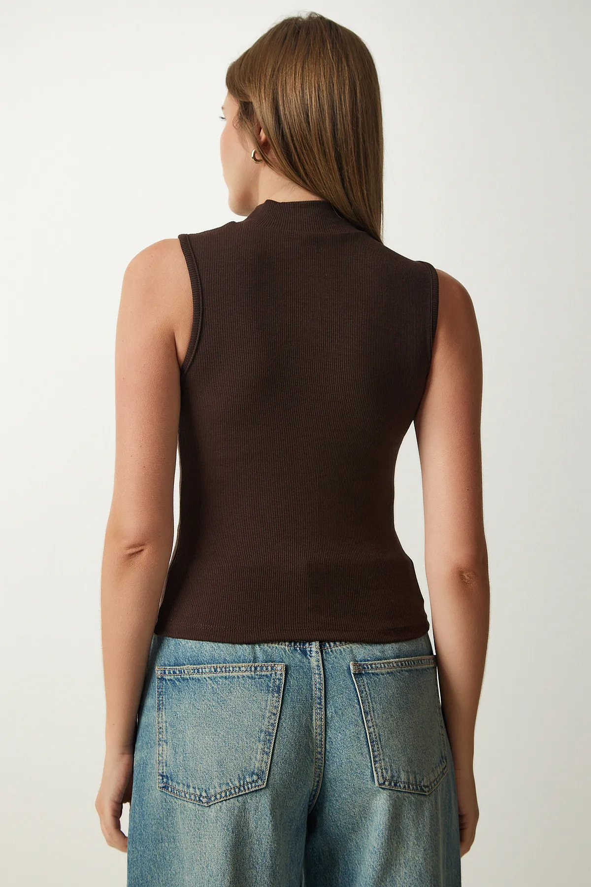 Happiness İstanbul  Cremefarbene, dunkelbraune, ärmellose Strickbluse mit Rollkragen für Damen im 2er-Pack GT00012