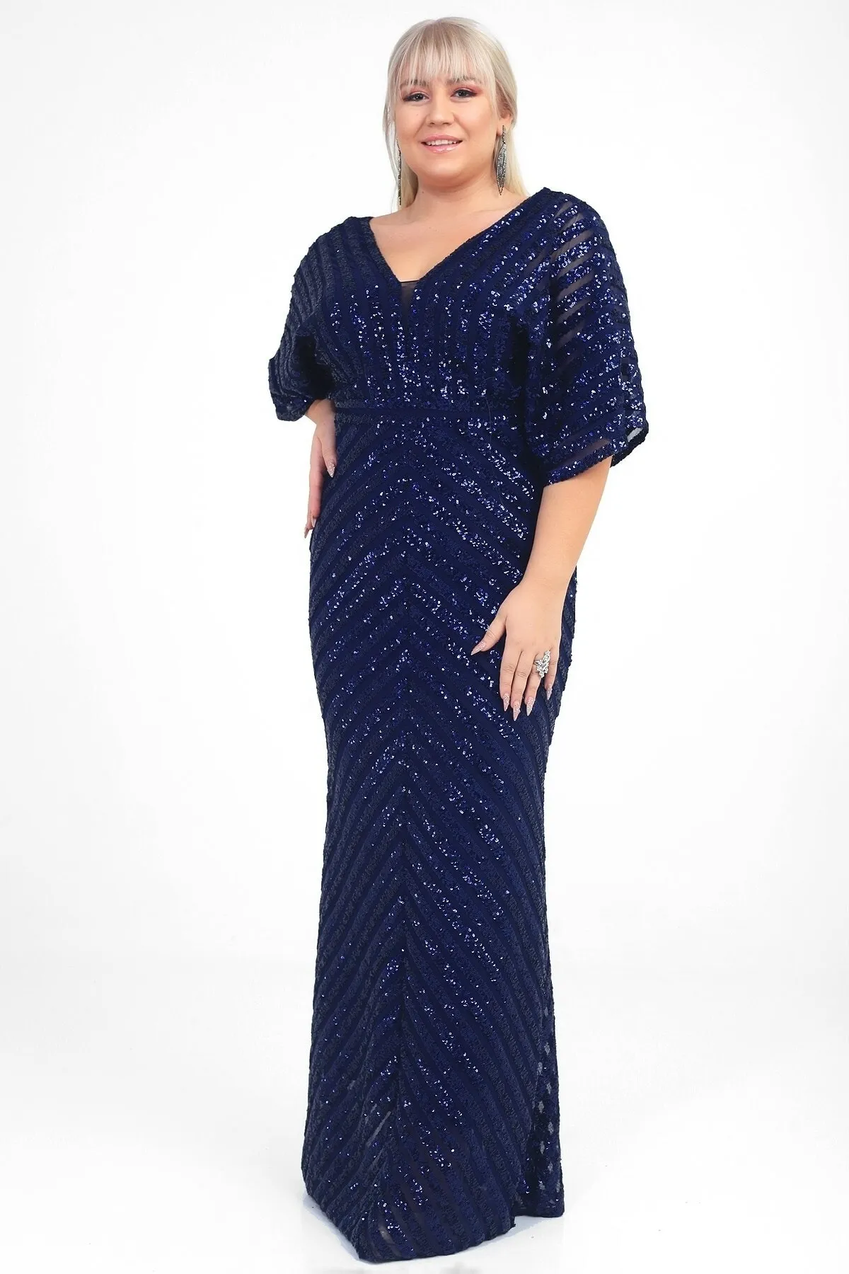 By Saygı  Marineblaues, mit Pailletten gefüttertes, langes Ottoban-Abendkleid in Übergröße für Damen