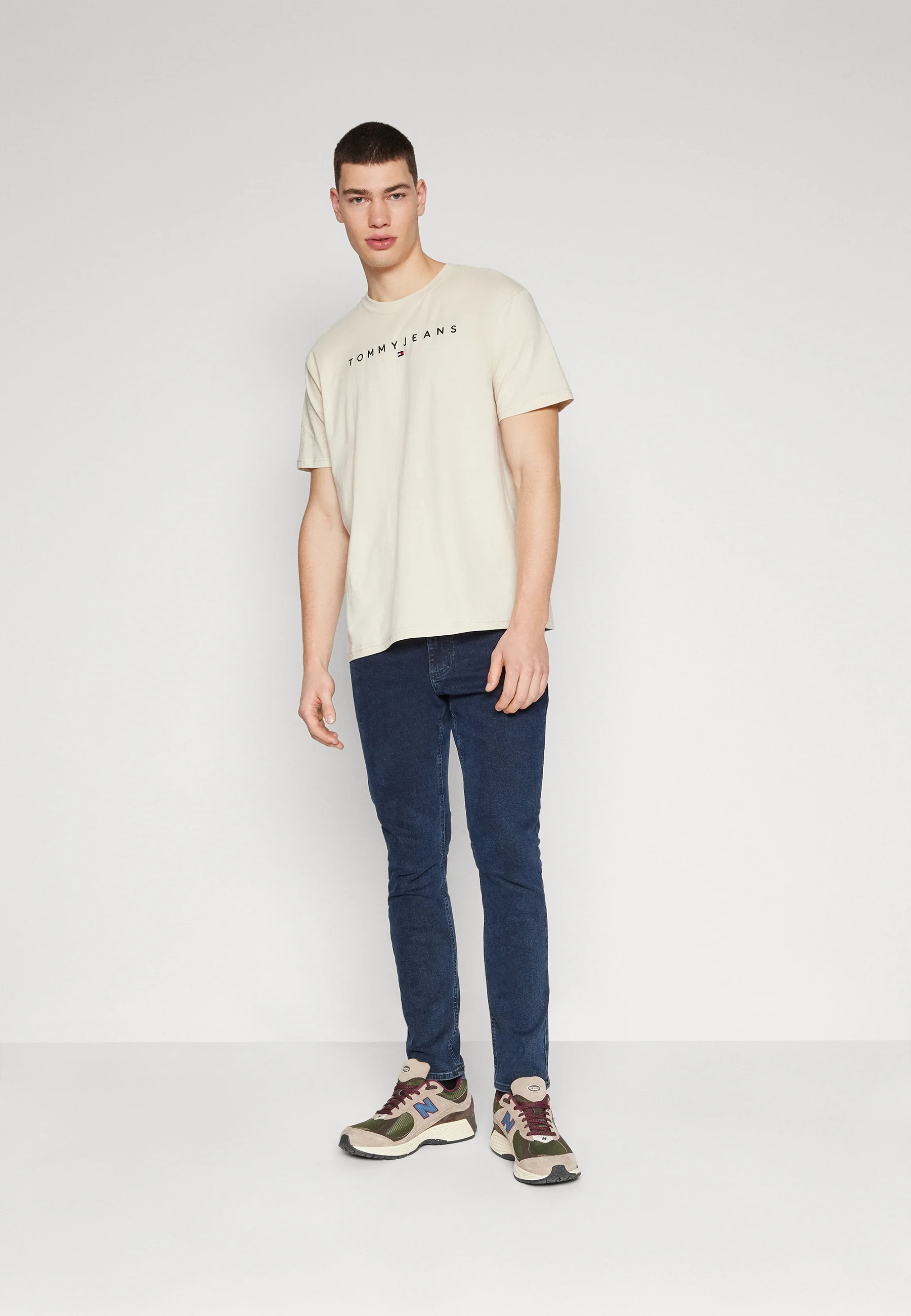 Tommy Jeans LINEAR LOGO TEE UNISEX - Camiseta con estampado