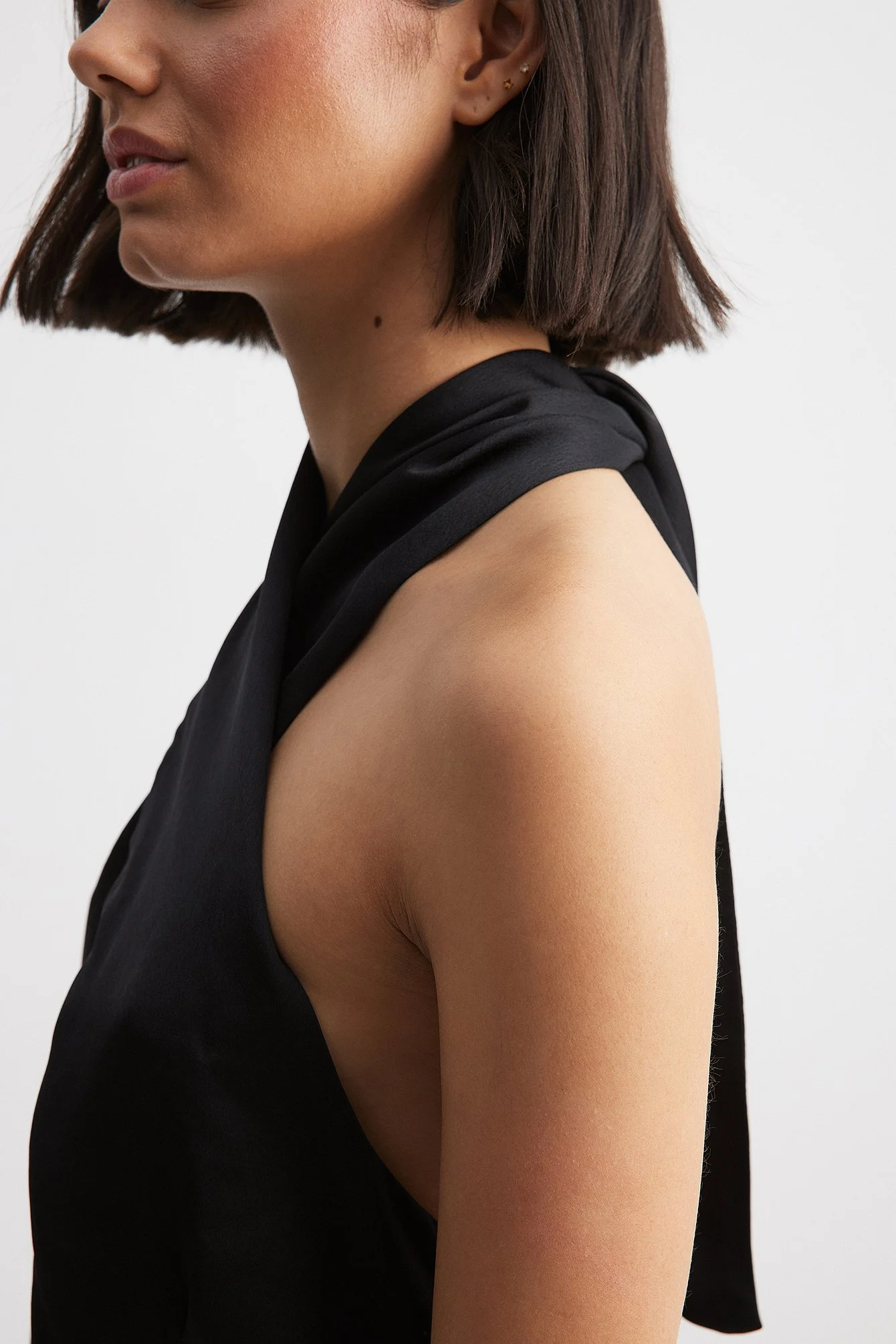 Longline-Oberteil mit Neckholder-Ausschnitt