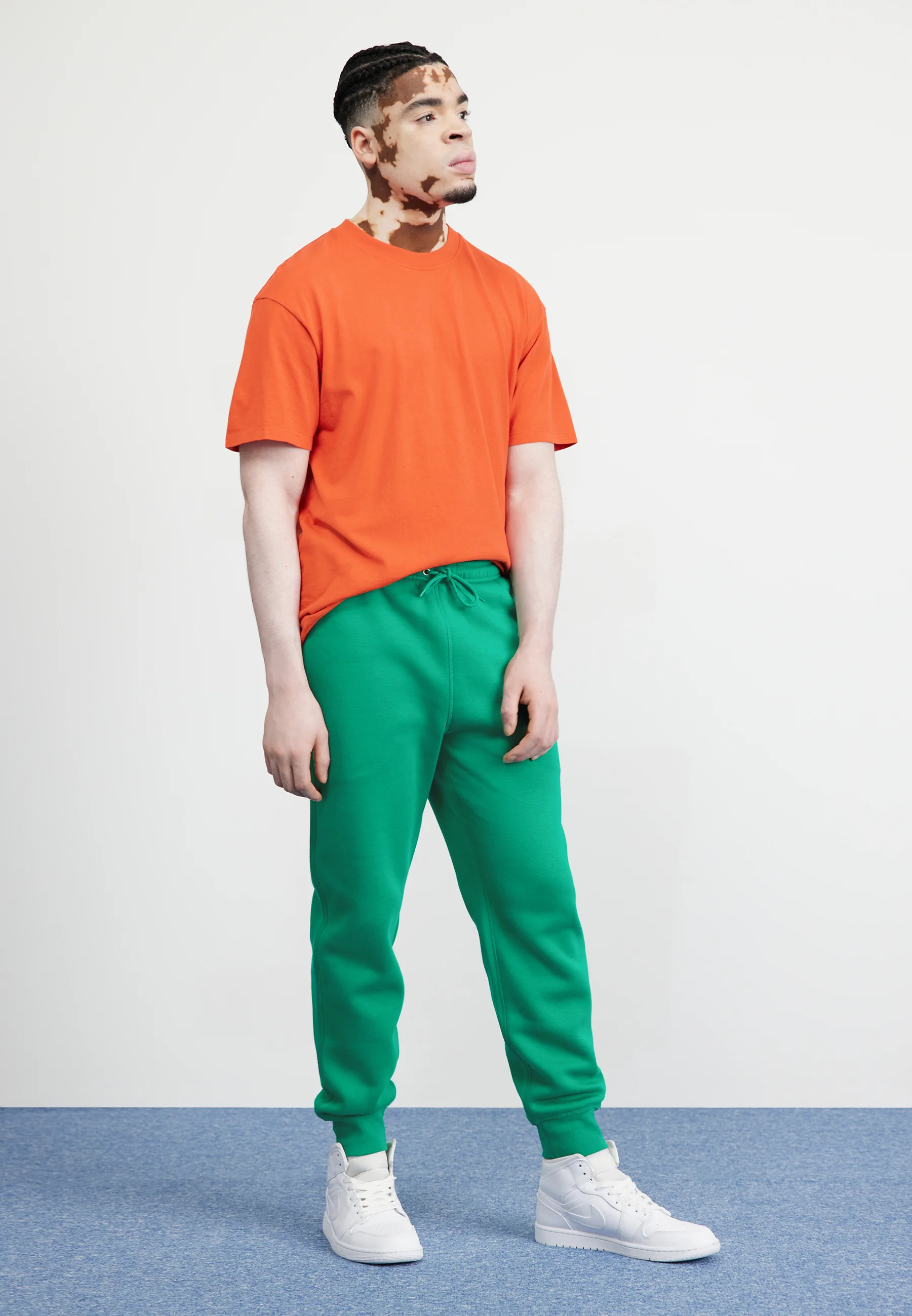 Nike Sportswear CLUB JOGGER - Pantalones de chándal