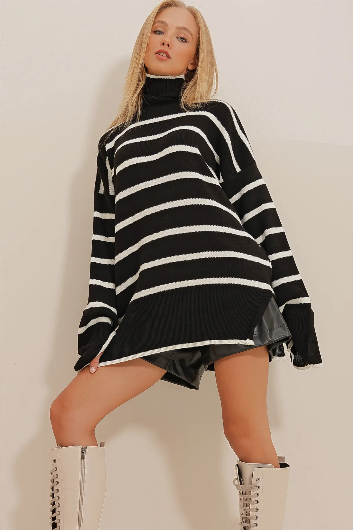 Trend Alaçatı Stili  Pullover - Schwarz - Oversized