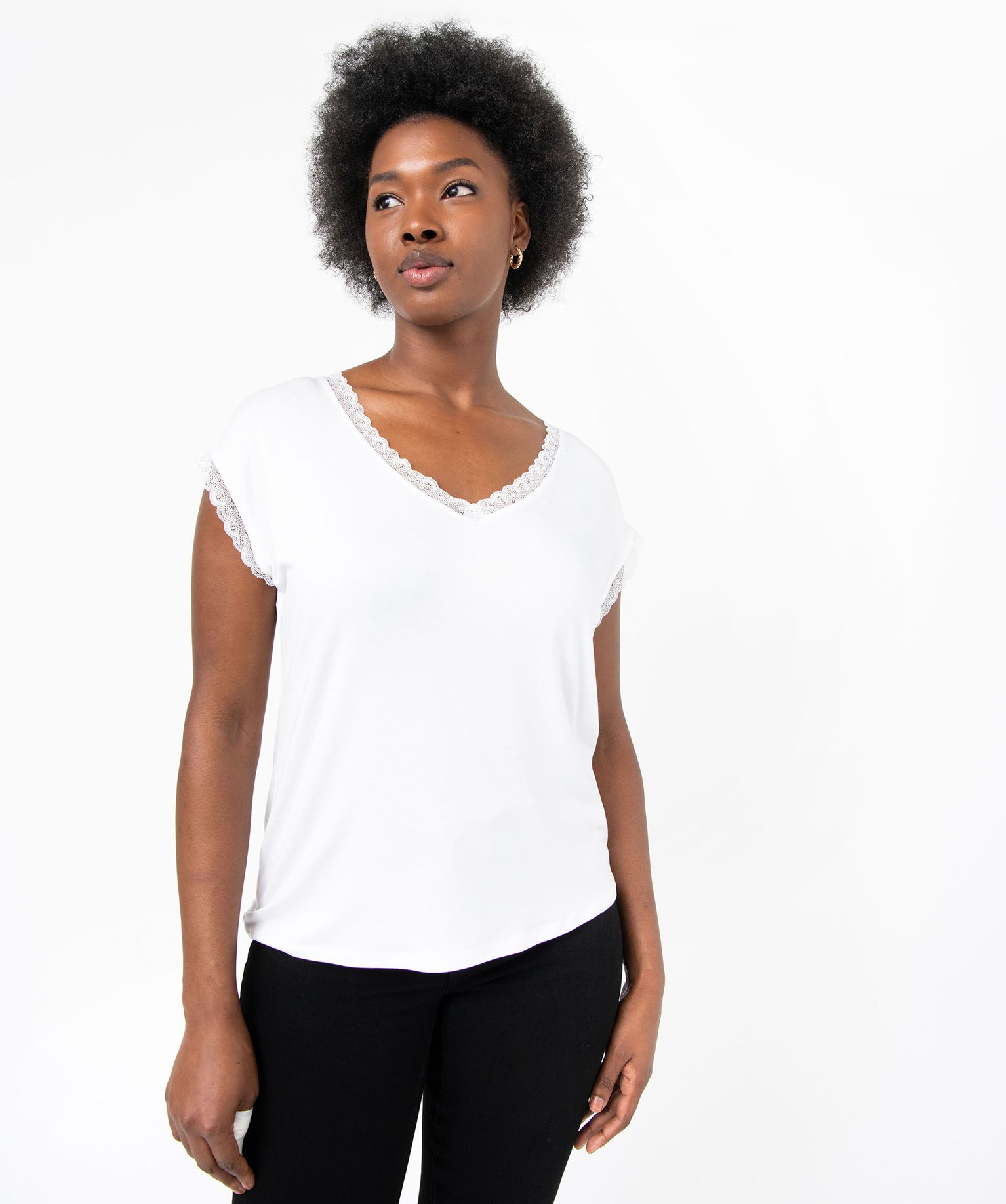 Tee-shirt femme à manches courtes avec col V en dentelle ecru | GEMO