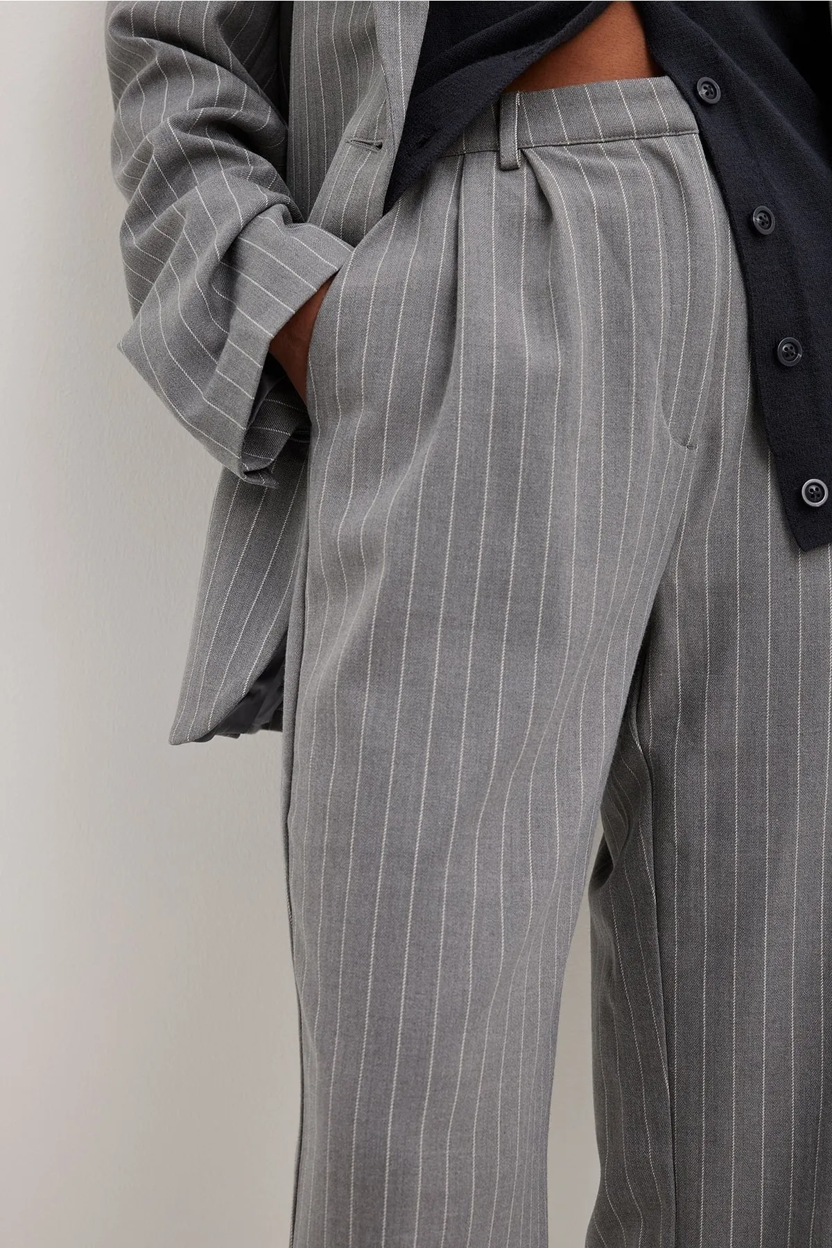 NA-KD  Gestreifte Hose mit hoher Taille