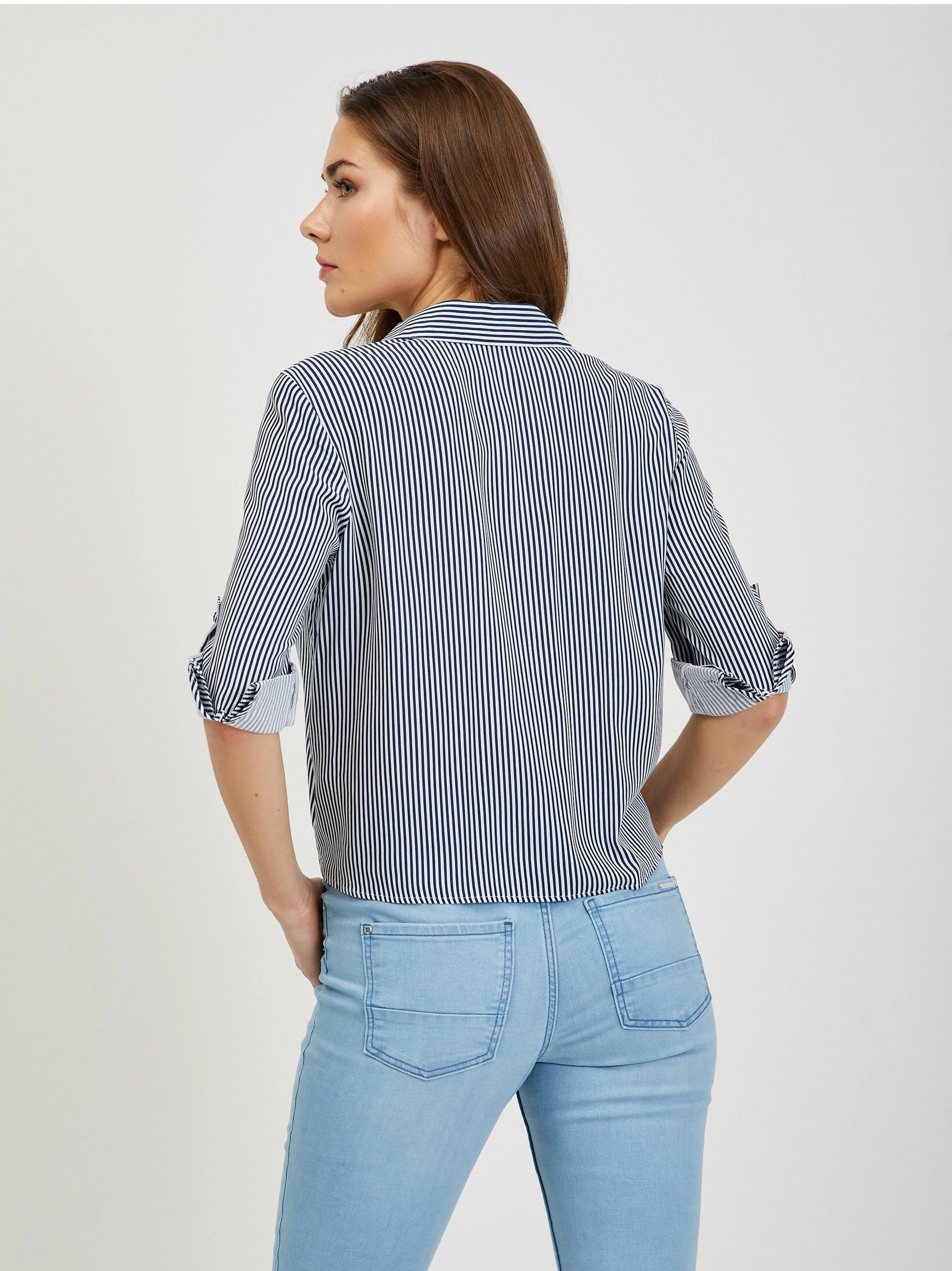 Weiß-blau gestreiftes Damenhemd mit Knoten ORSAY