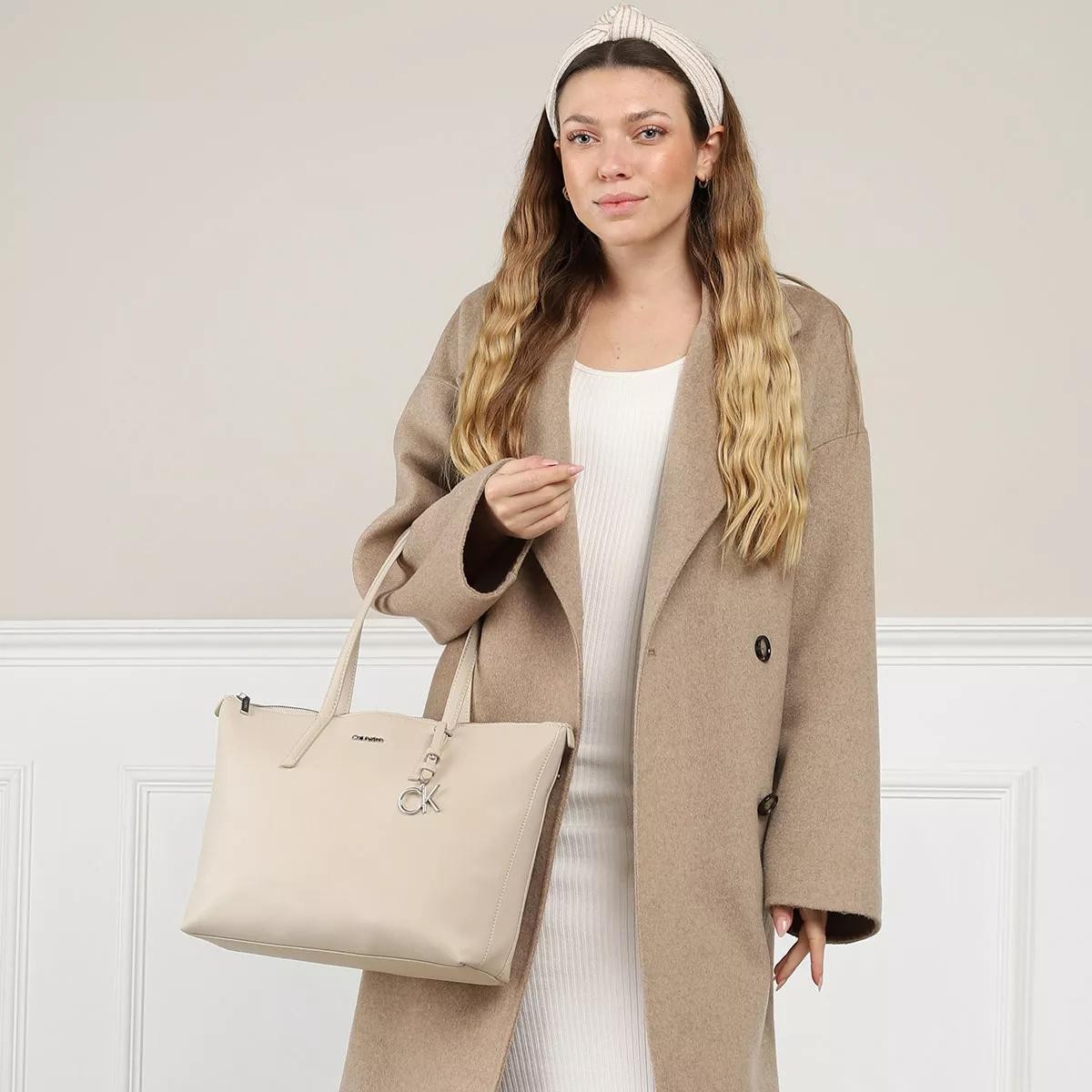 CALVIN KLEIN Handtaschen grau CK MUST