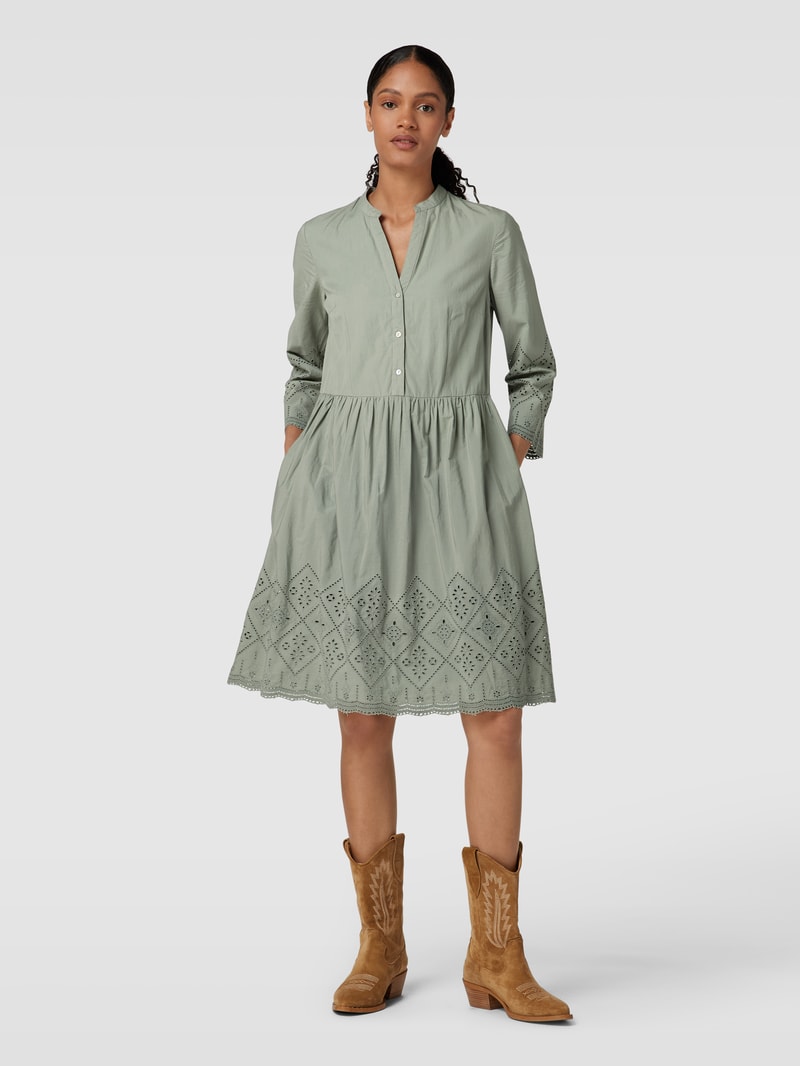 Knielanges Kleid aus Baumwolle mit Lochstickerei in lindgrün