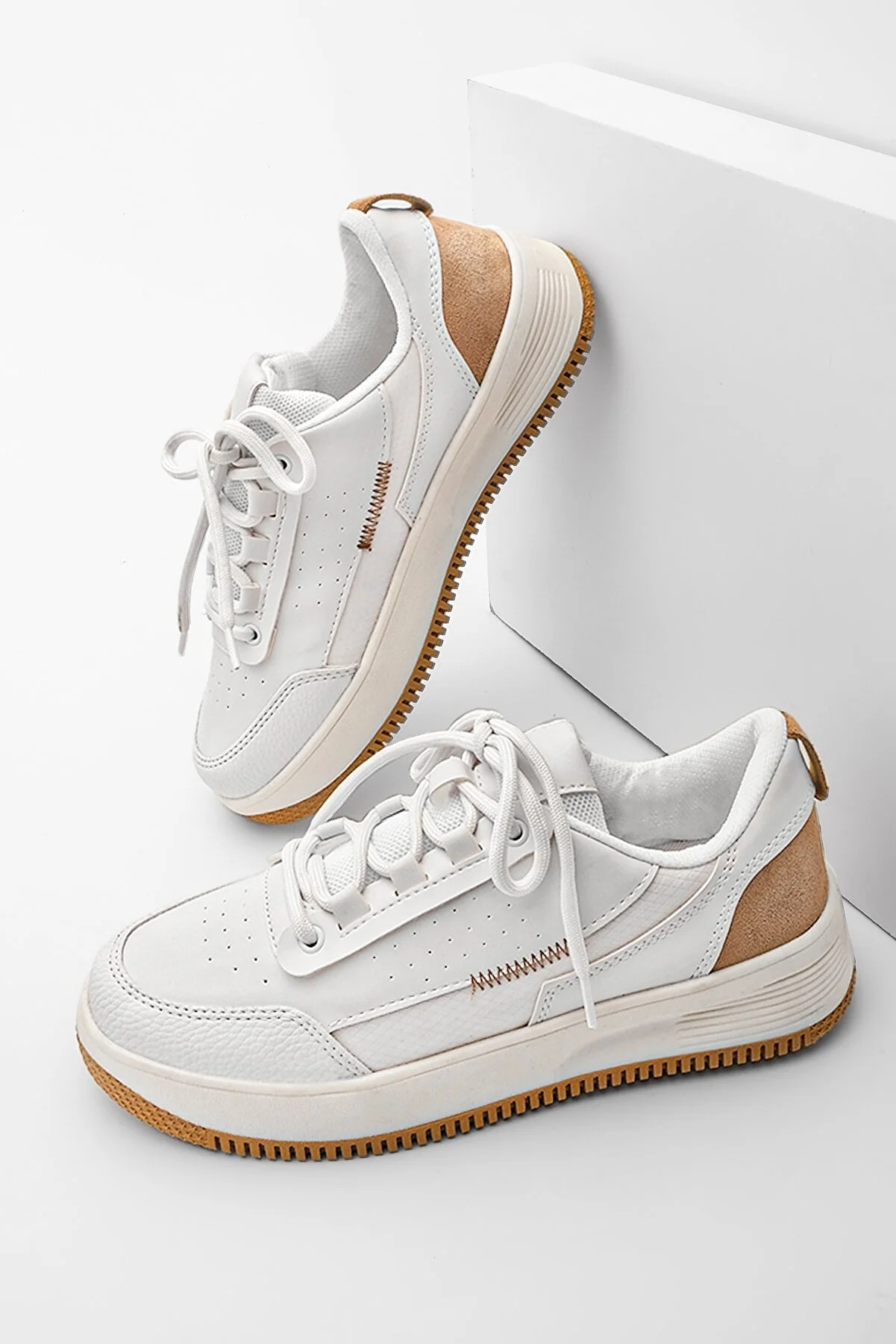 Marjin  Sneaker - Weiß - Flacher Absatz