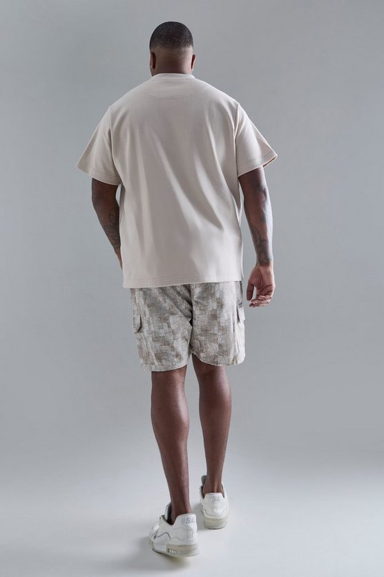 Plus strukturierte Cargo-Shorts mit elastischem Bund