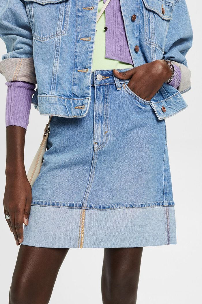 Jeansmini mit mittlerer Bundhöhe