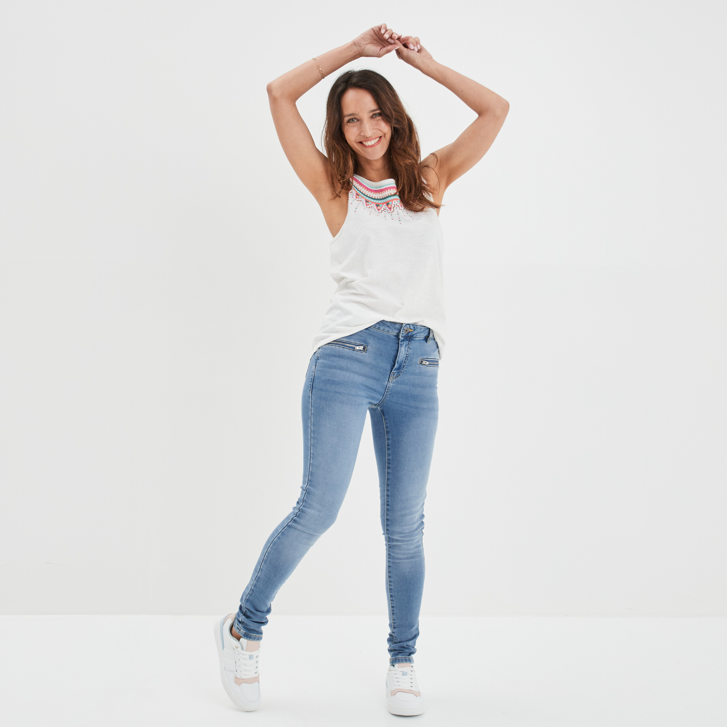 Jeans slim détails zippés denim stone femme | La Halle