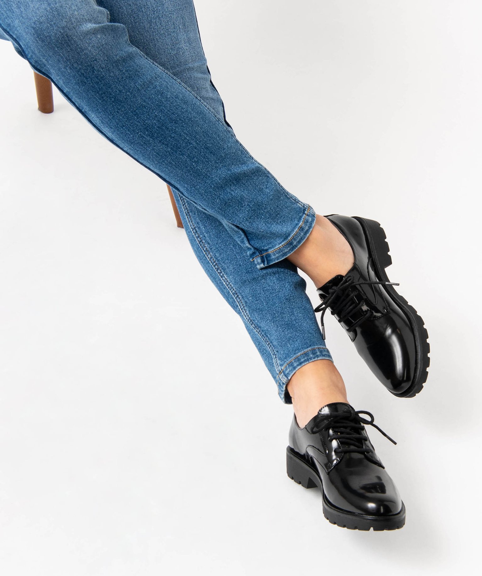 Derbies femmes unis dessus vernis classique noir | GEMO