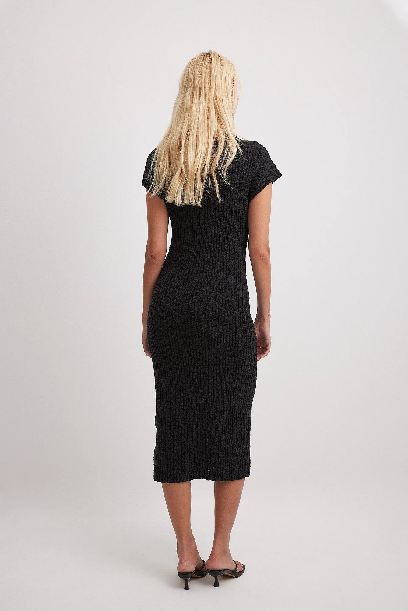 Geripptes Strickkleid