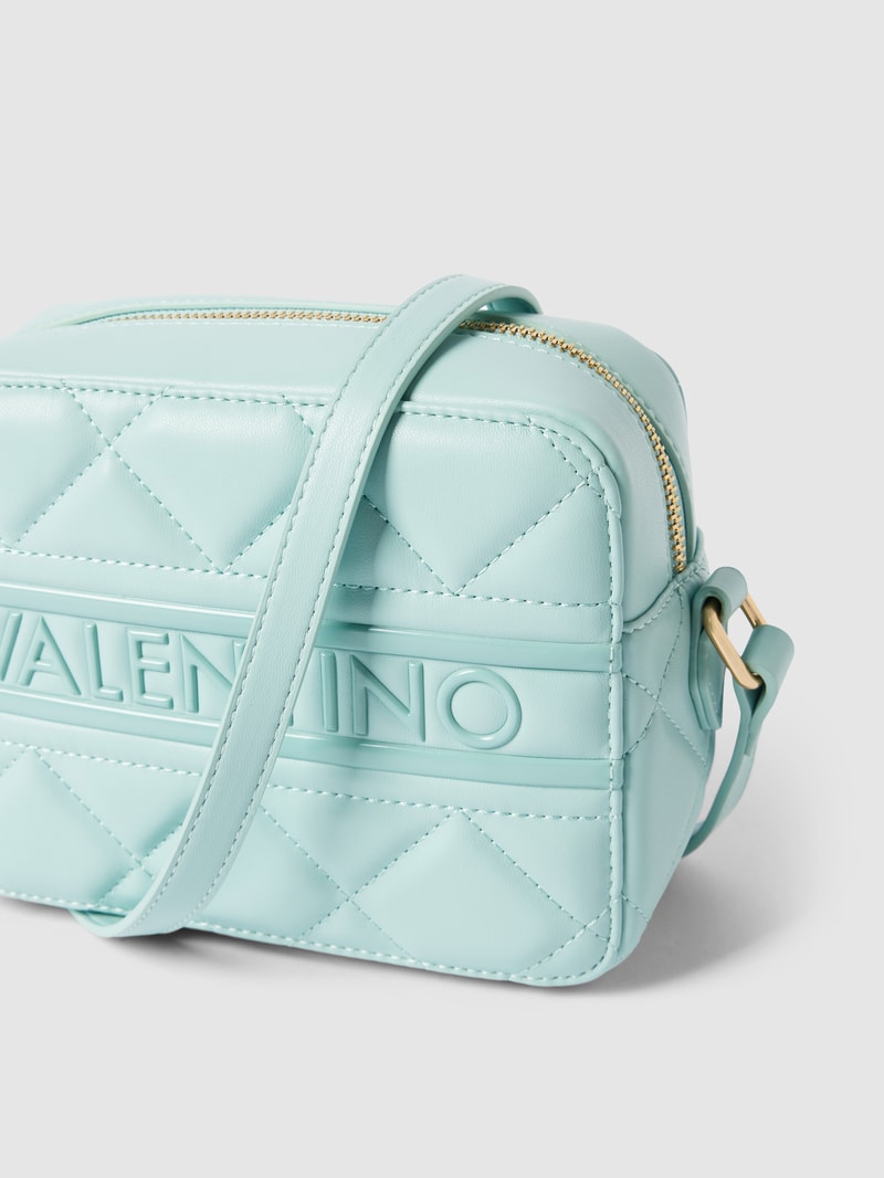 Handtasche mit Label-Details Modell 'ADA' in hellblau