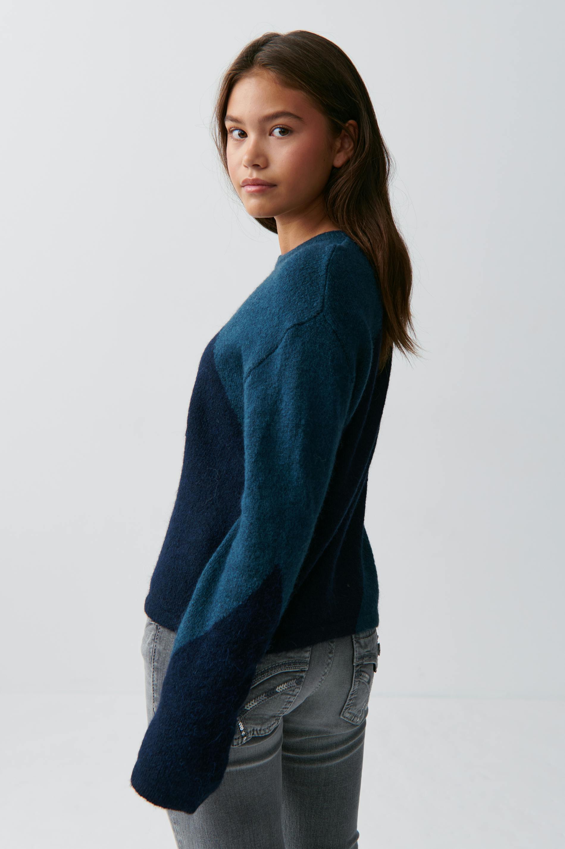 Y knitted sweater