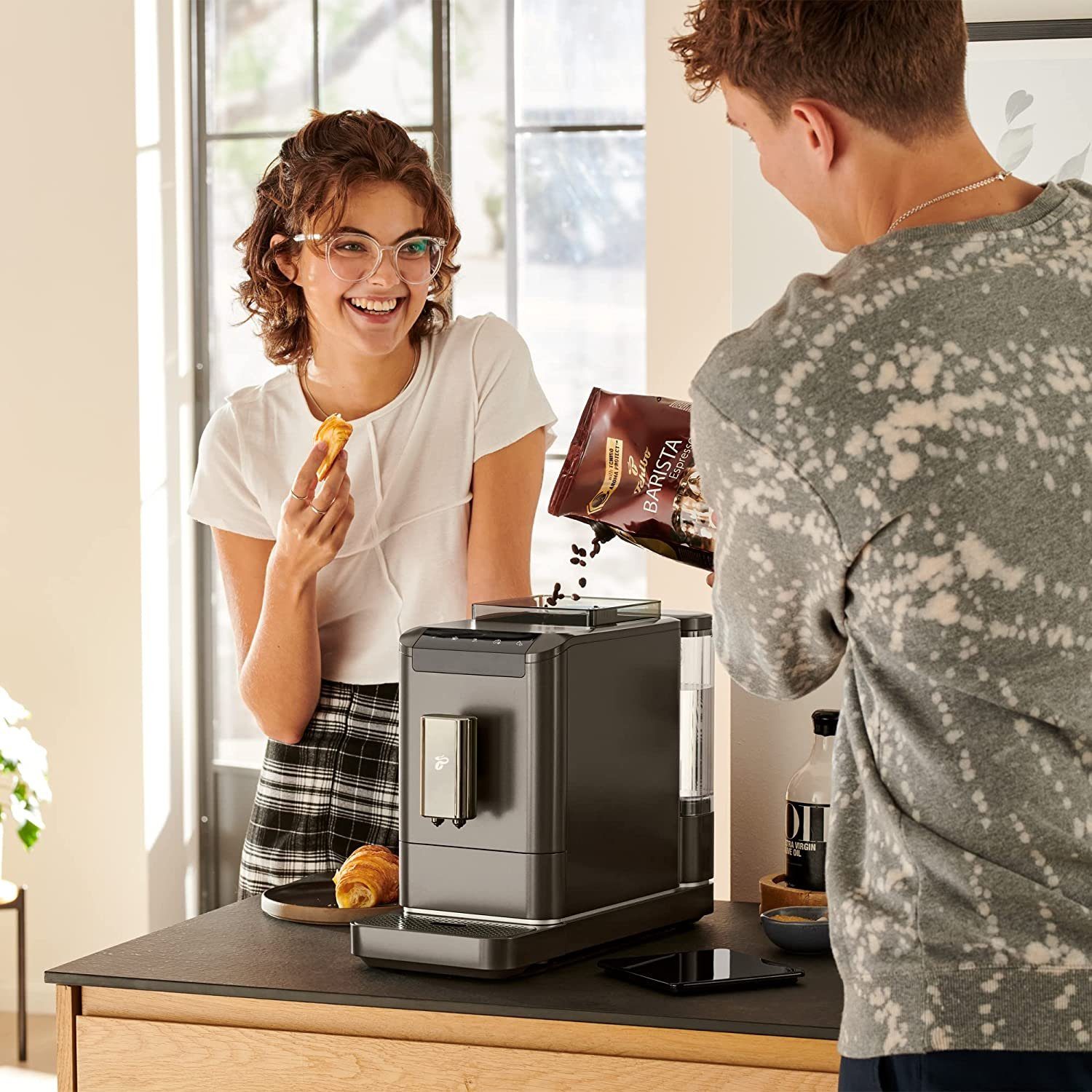 Tchibo Kaffeevollautomat Esperto 2 Caffè 2-Tassen-Funktion Caffè Crema Espresso