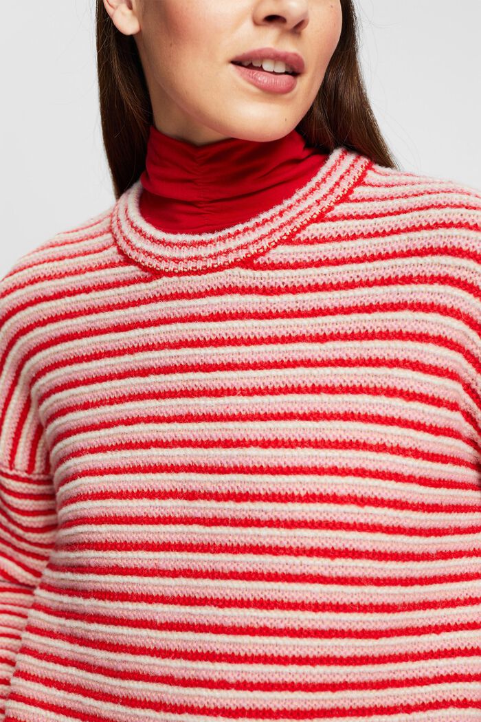Grobstrickpullover mit Streifen