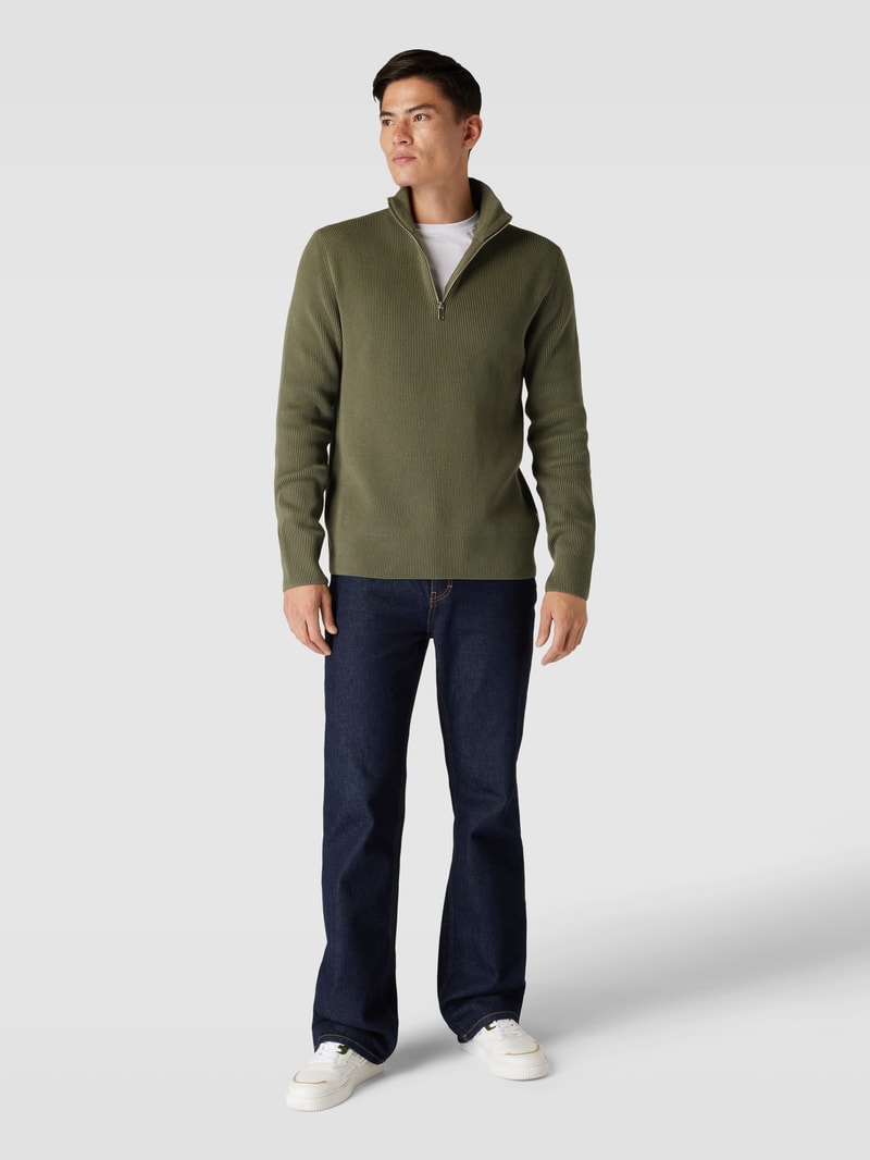 Strickpullover mit Stehkragen und Reißverschluss in olivgrün